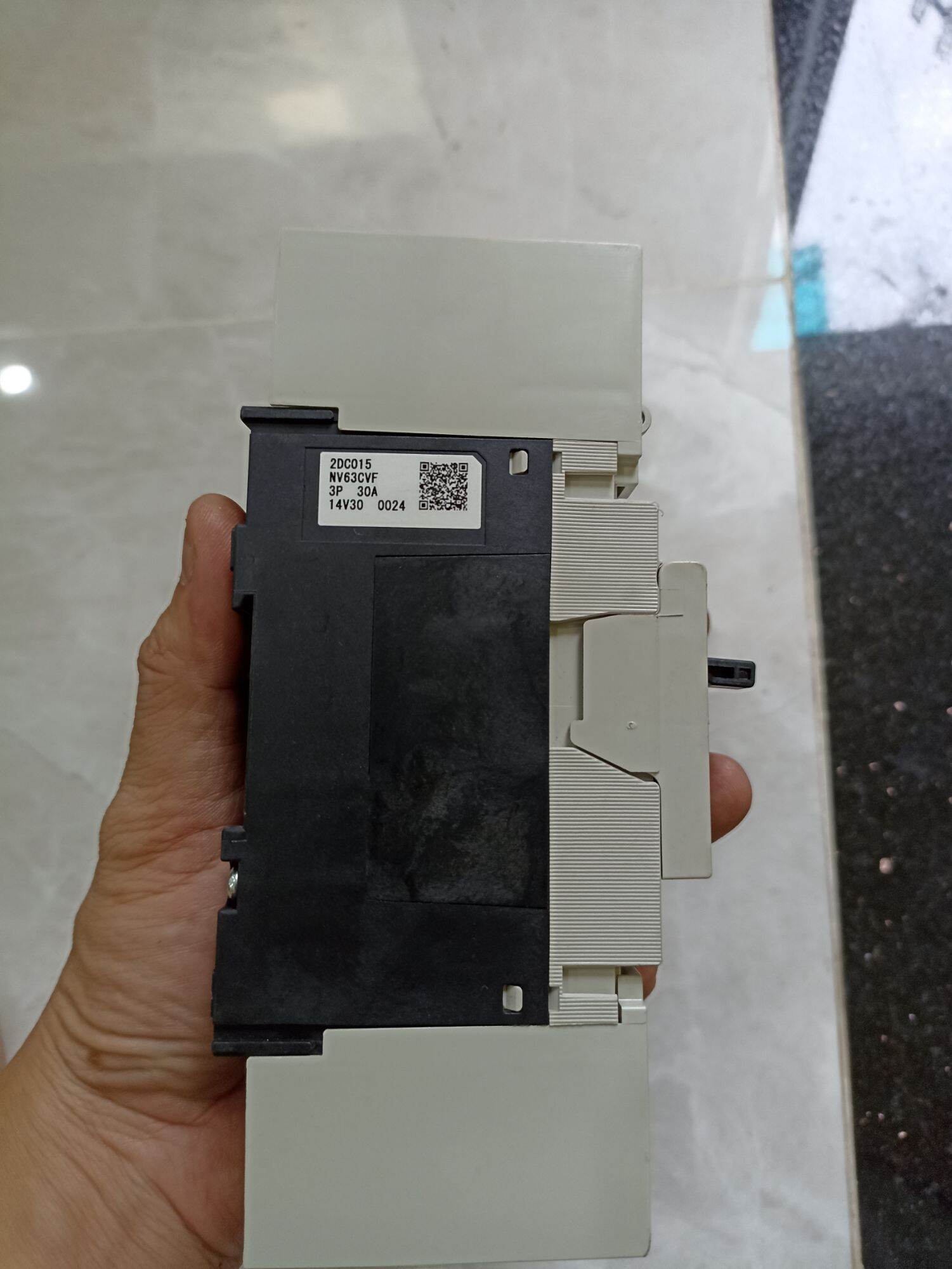 CB CHỐNG GIẬT 3 PHA MITSUBISHI 30A,40A