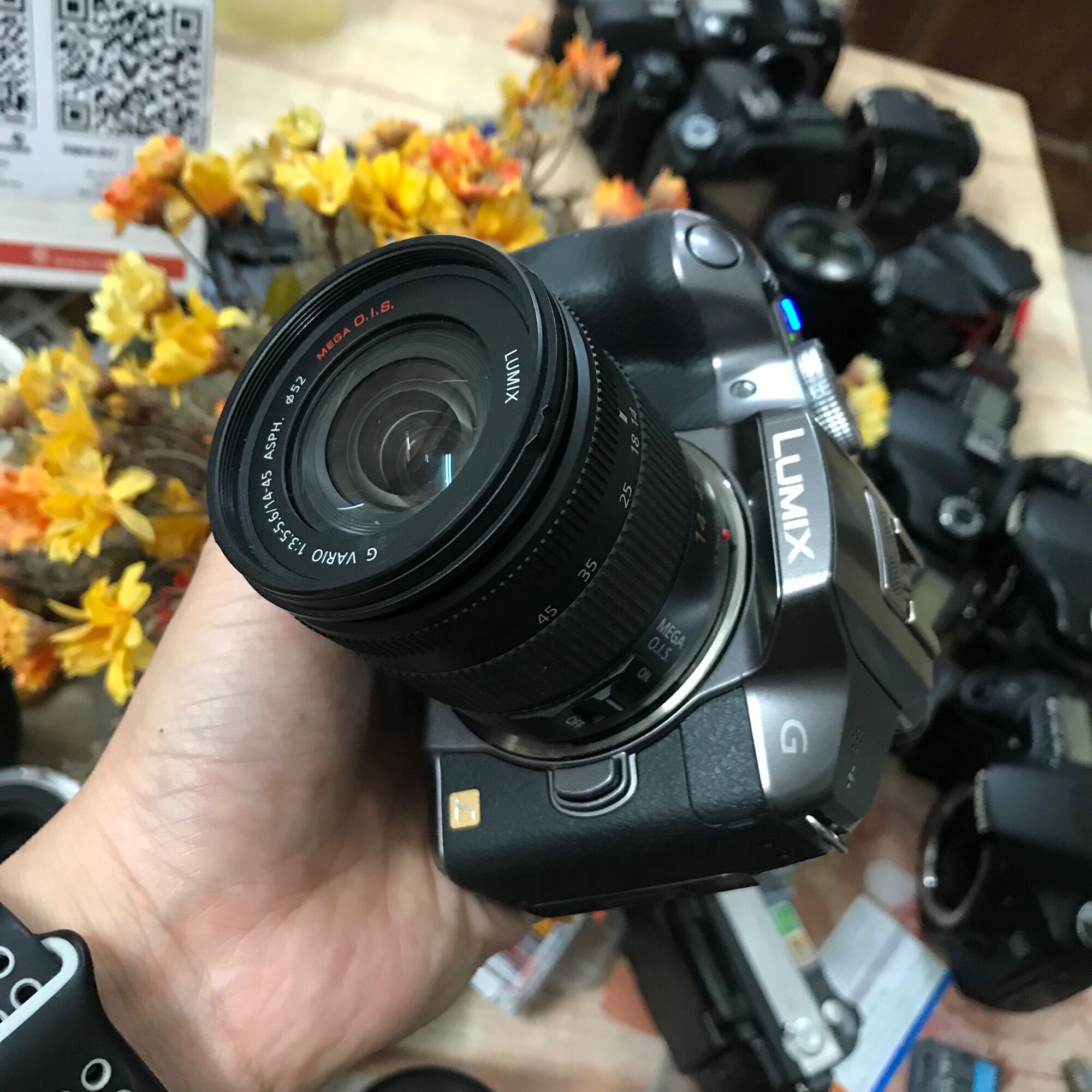 Máy ảnh Panasonic Lumix G6 kèm ống kính 14-45