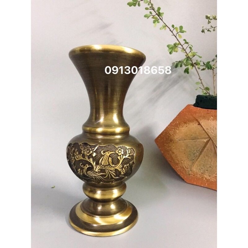 Lọ hoa bình bông bằng đồng 23cm x 1,3kg hoạ tiết bông cúc màu giả cổ