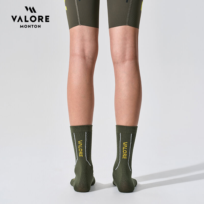Pressure Knit Socks for Cycling Sports Running with Breathability & Reflective Design - 8