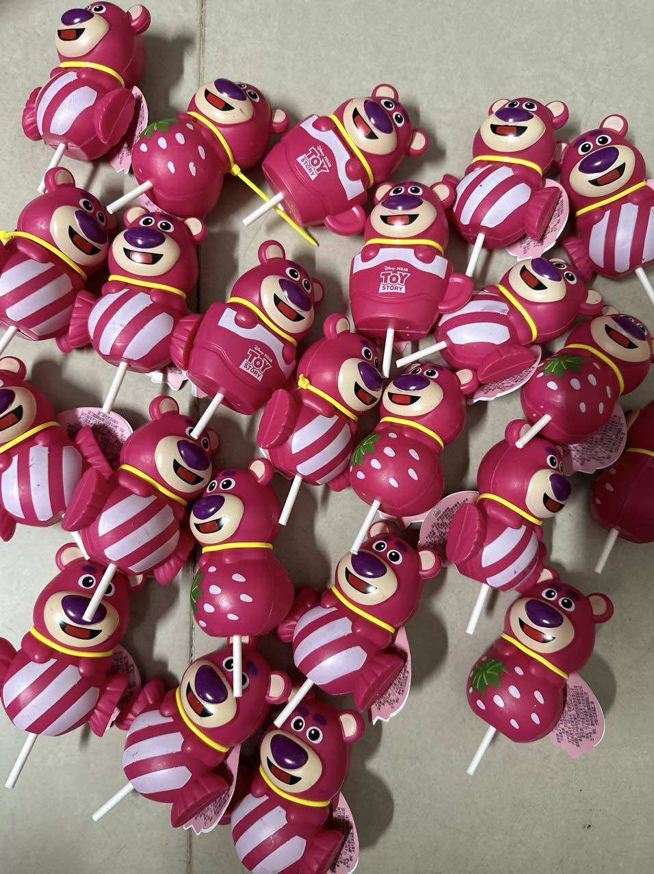 Kẹo mút Lollipop hình Gấu Dâu siêu cute