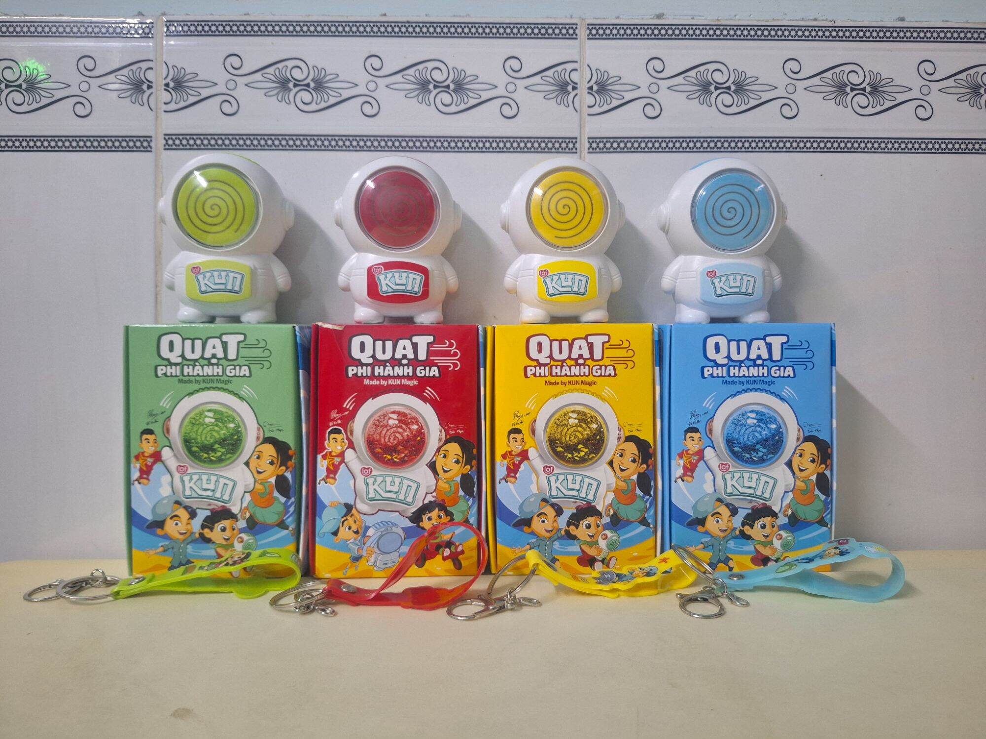 Quạt Kun phi hành gia - Hàng khuyến mãi từ sữa Kun