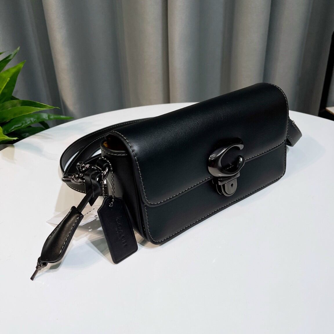 STUDIO BAGUETTE Mẫu coach mini mới sang trọng