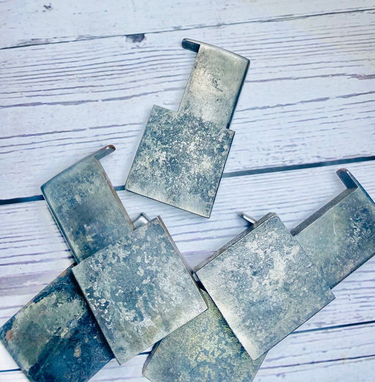 Đe gò nắp Zippo đời số