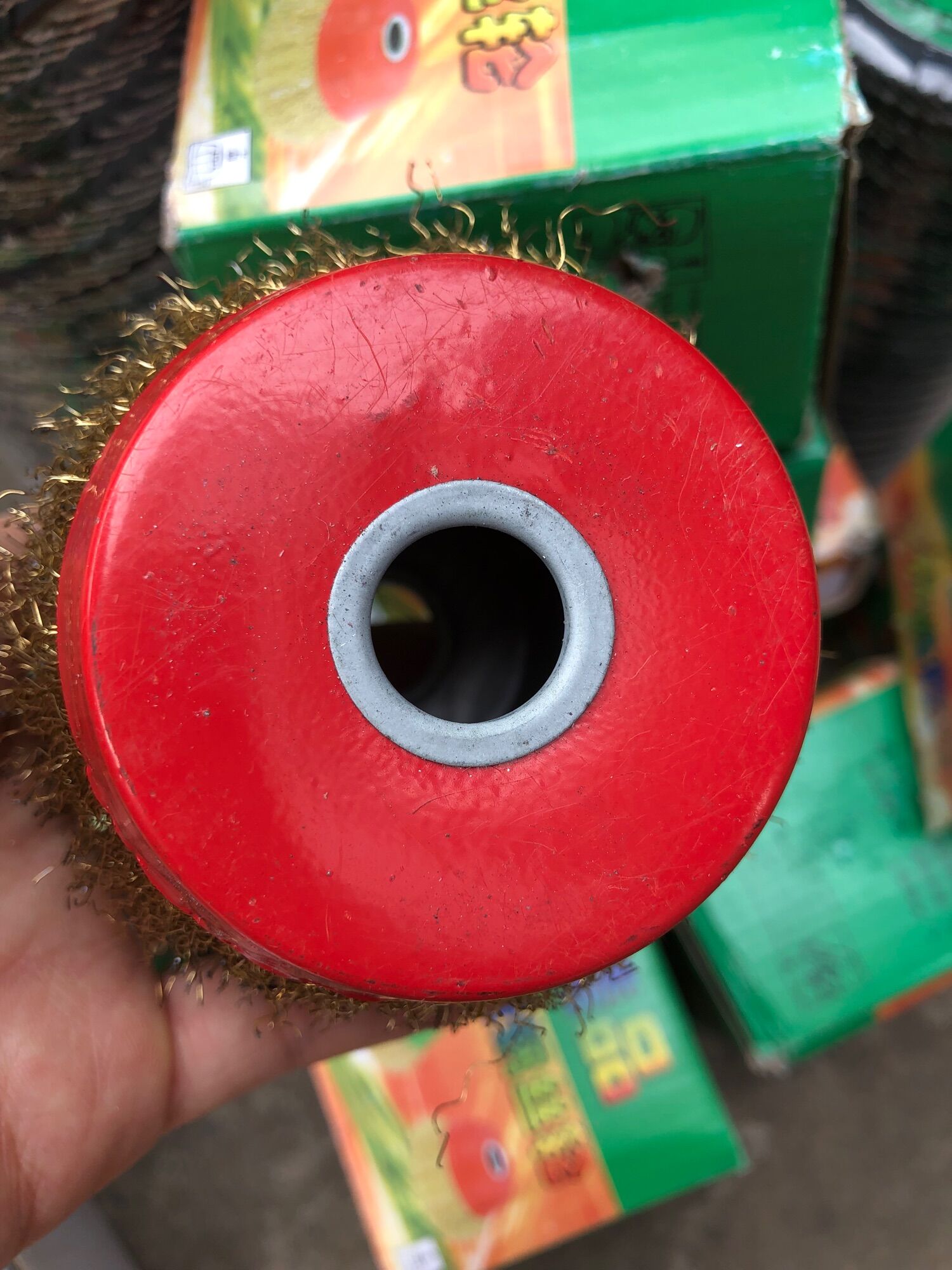 Chén Cước Chà Sắt-Đánh Rỉ Sét Nắp Đỏ