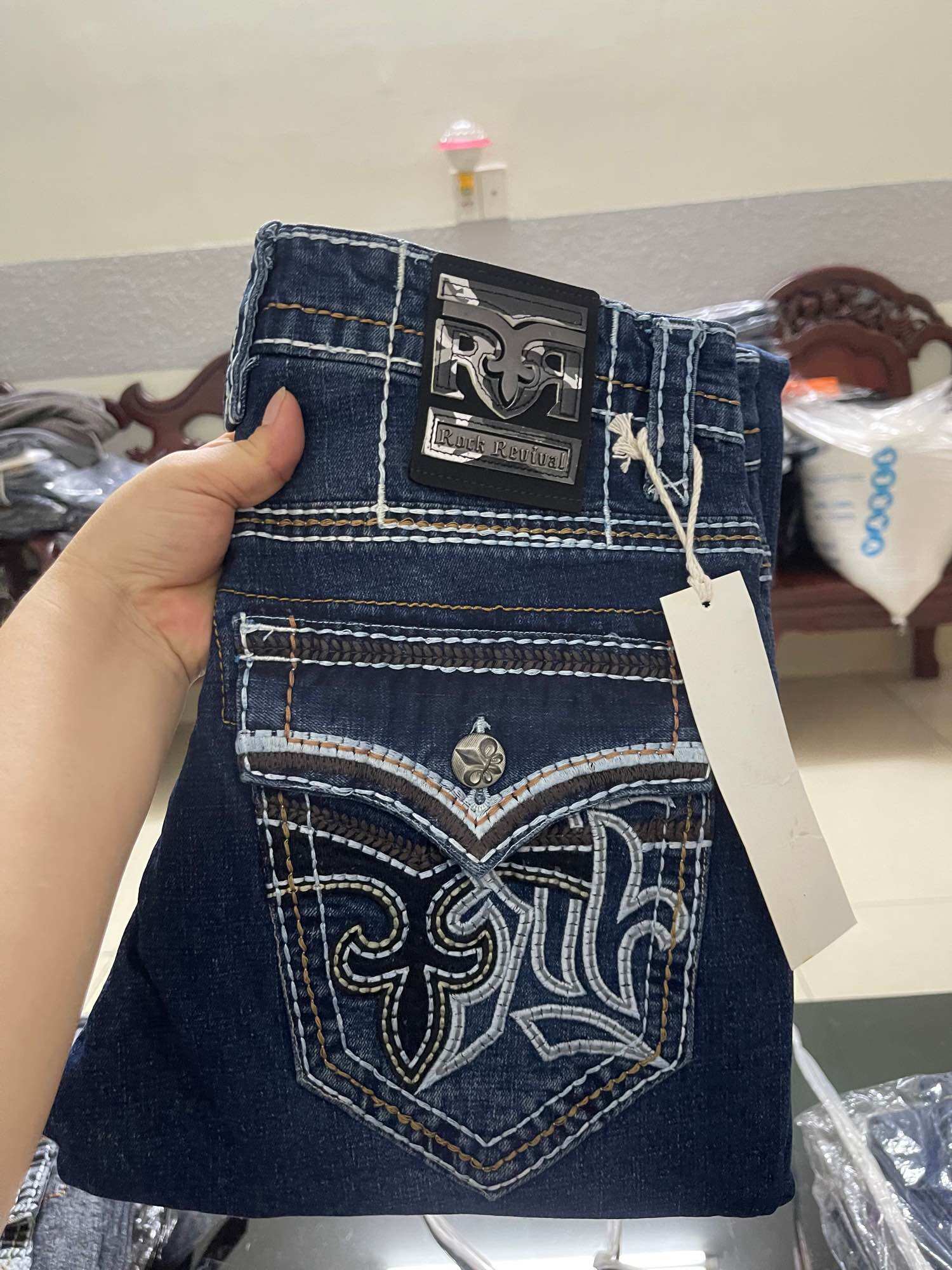 Quần jeans nam nắp túi chỉ nổi