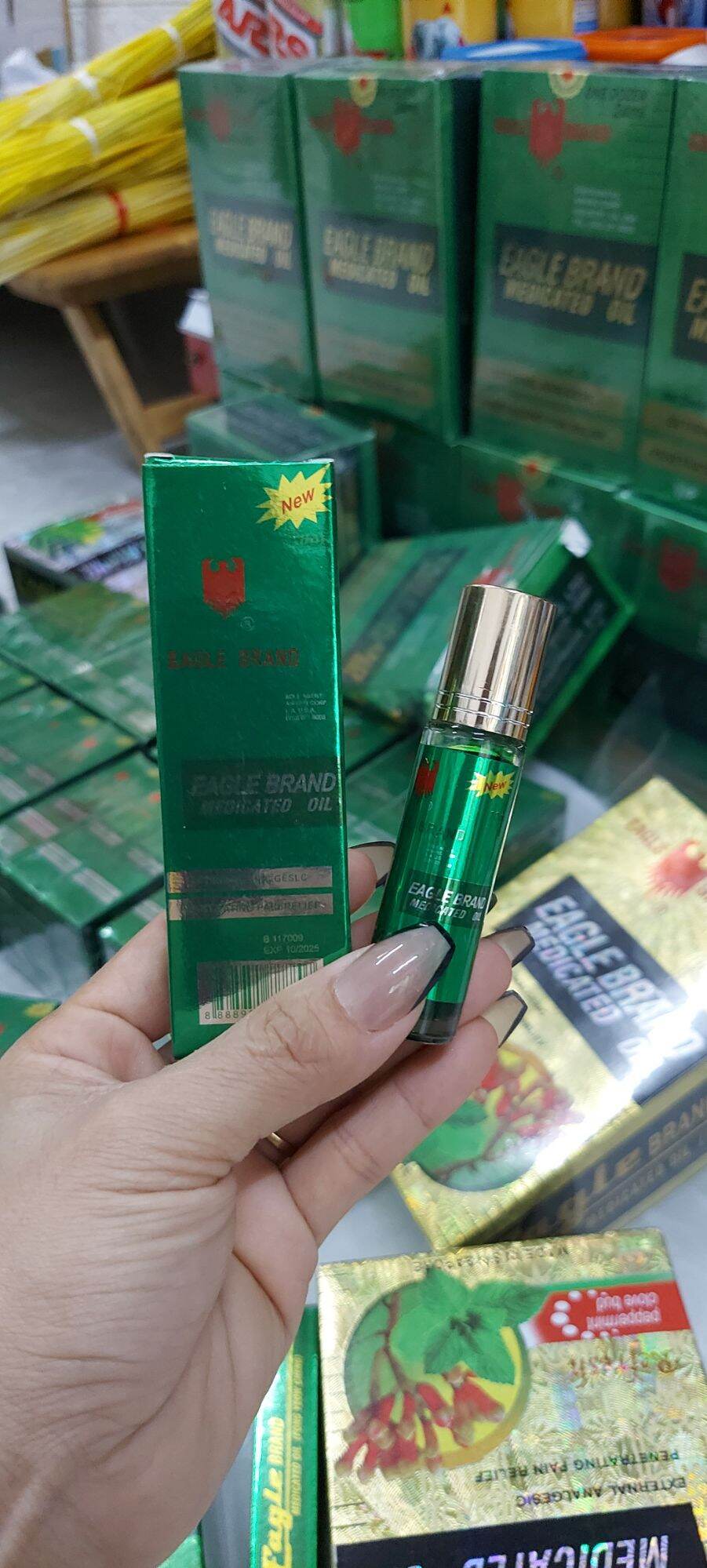 Lốc dầu gió xanh dạng lăn hiệu con ó - mẫu mới 10ml