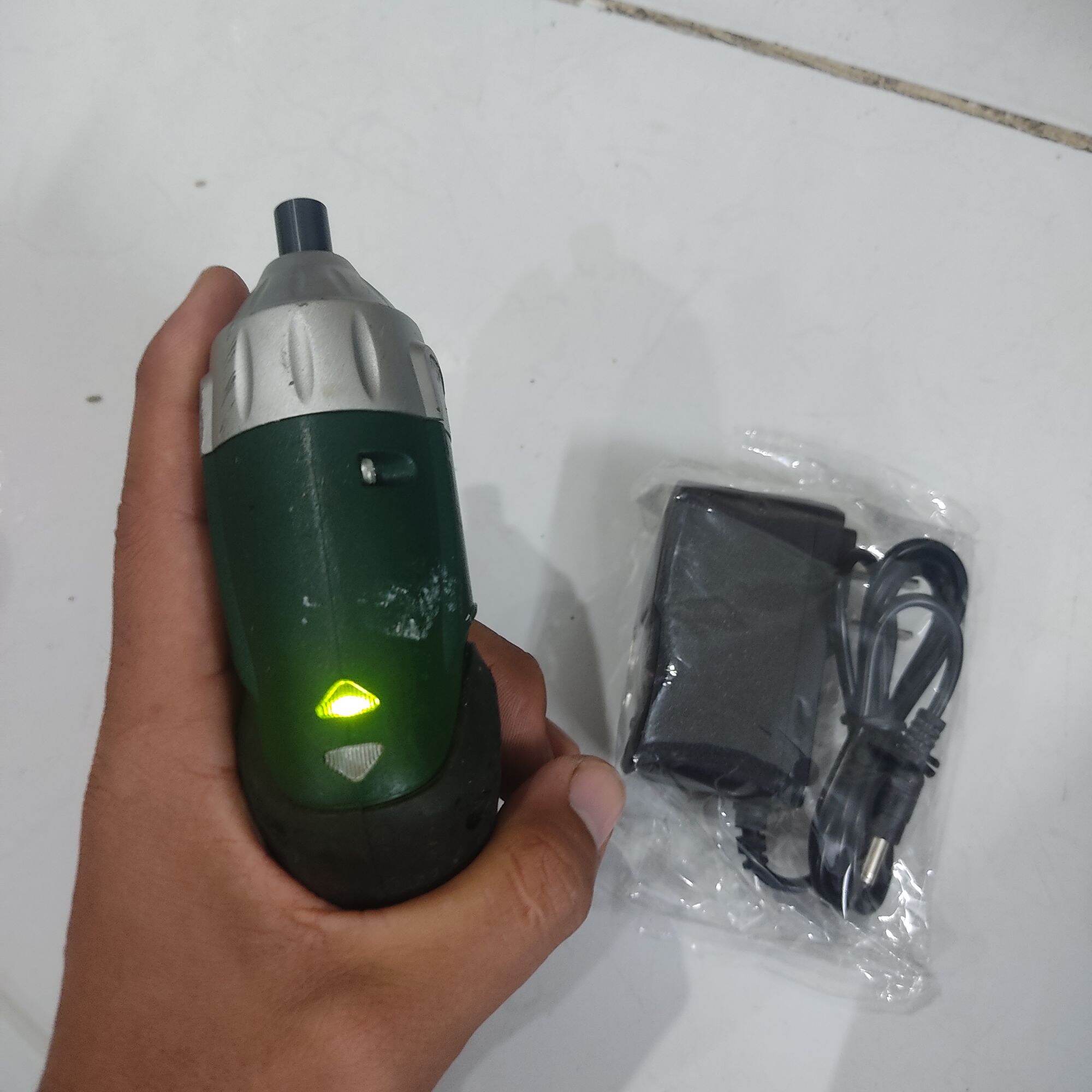 vít mini 4.2v. bãi nhật