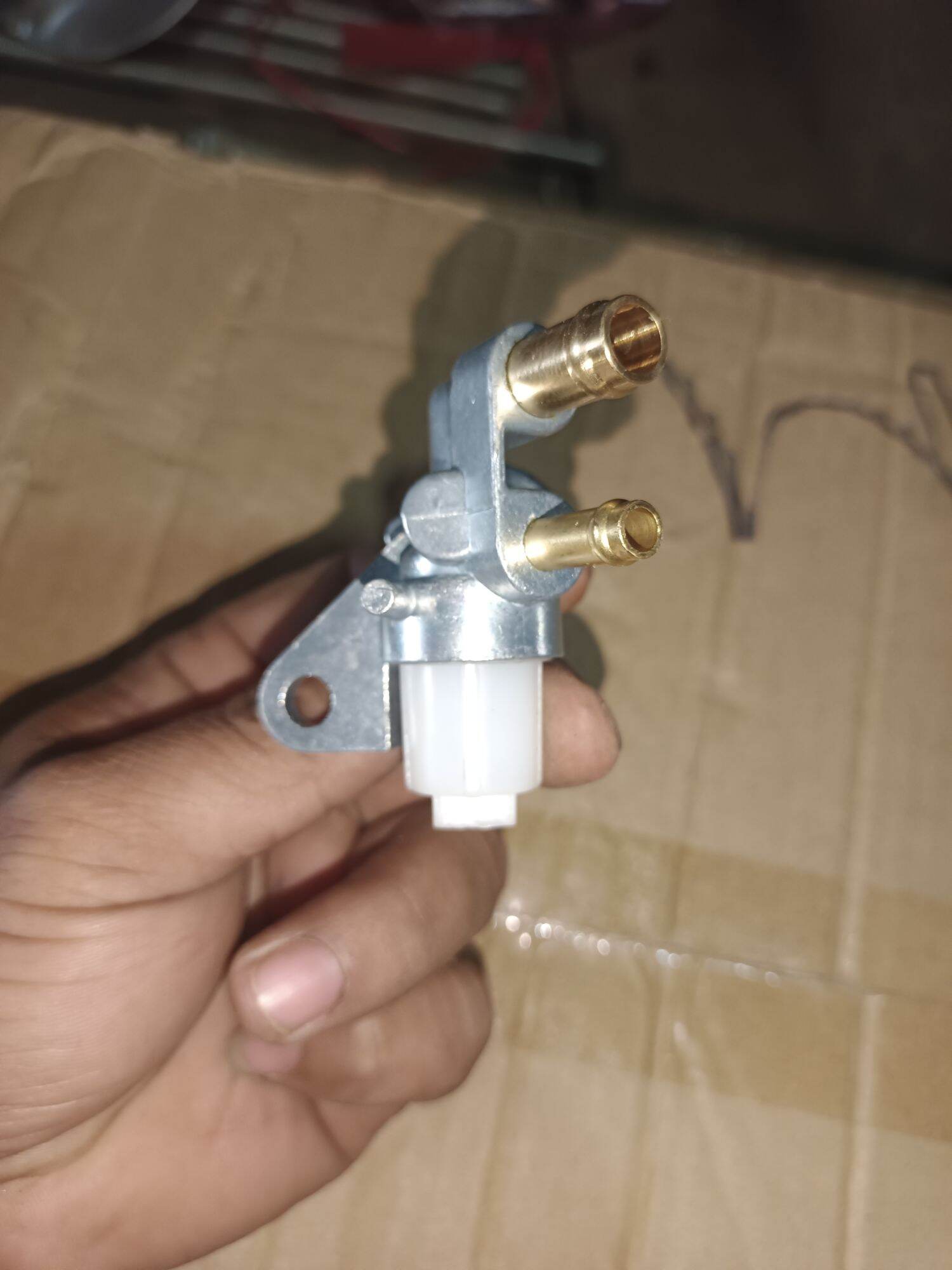 đùm khoá xăng máy VANGUARD 6hp mitsu GM181