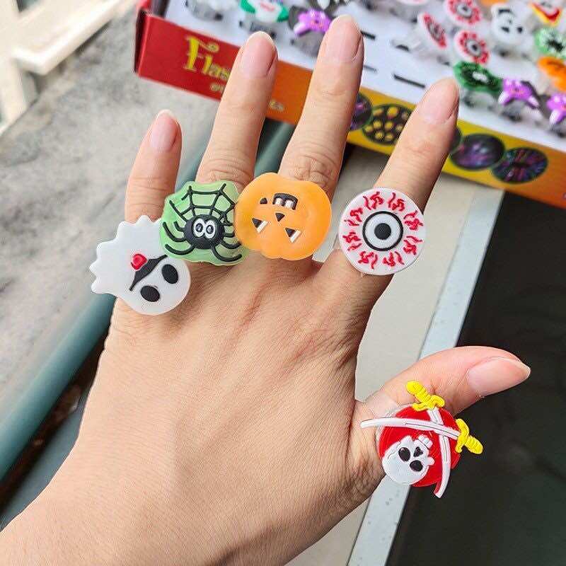 Nhẫn phát sáng halloween cho bé