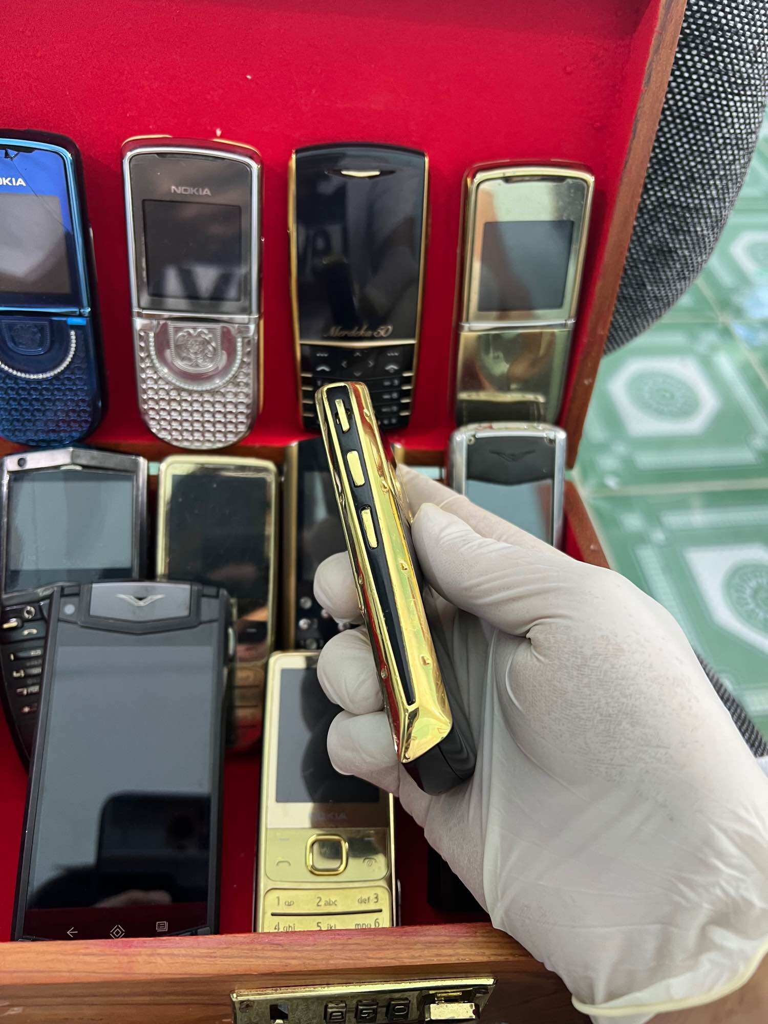 Samsung sgo ( s9402 )