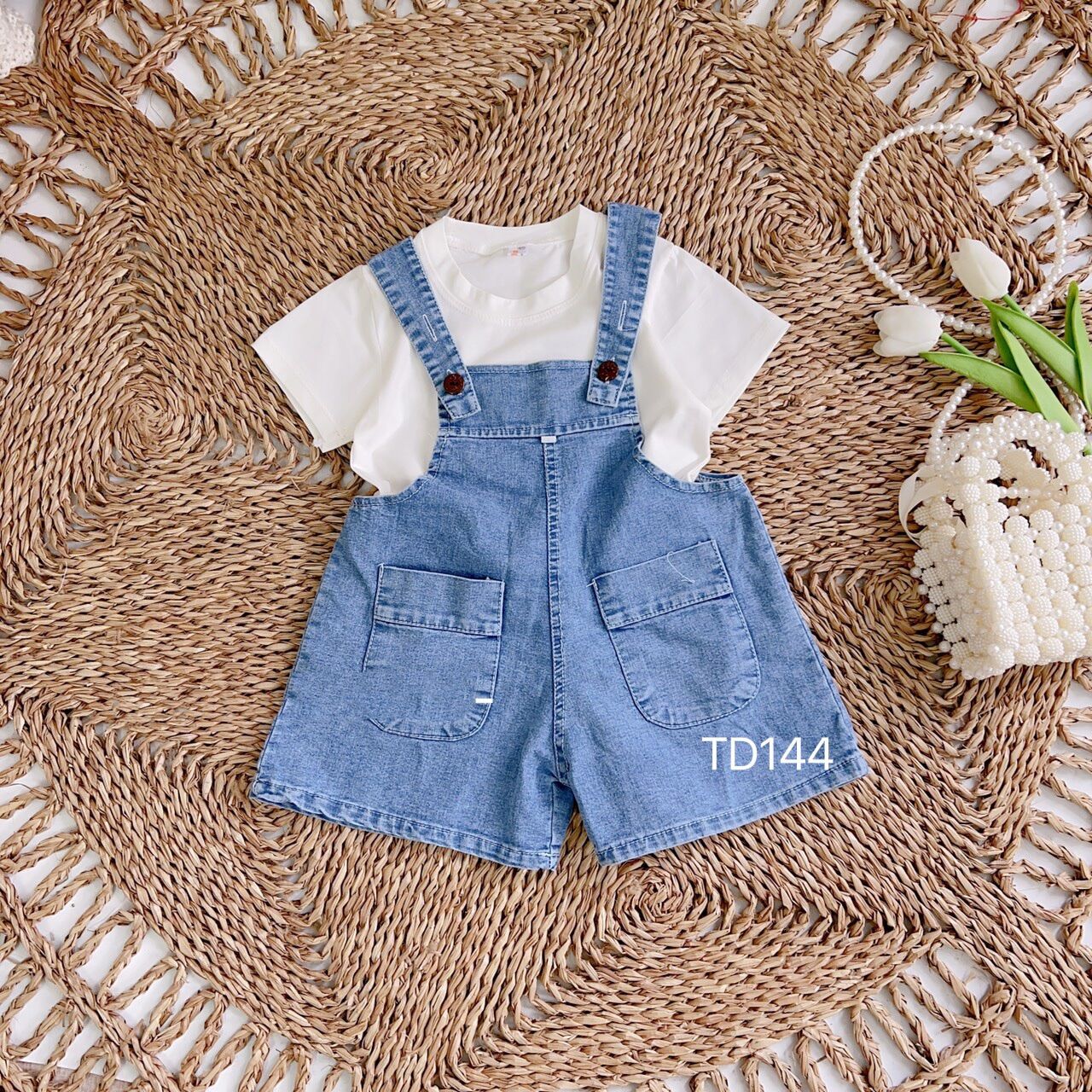 Set yếm jean phối áo thun cotton cho bé gái