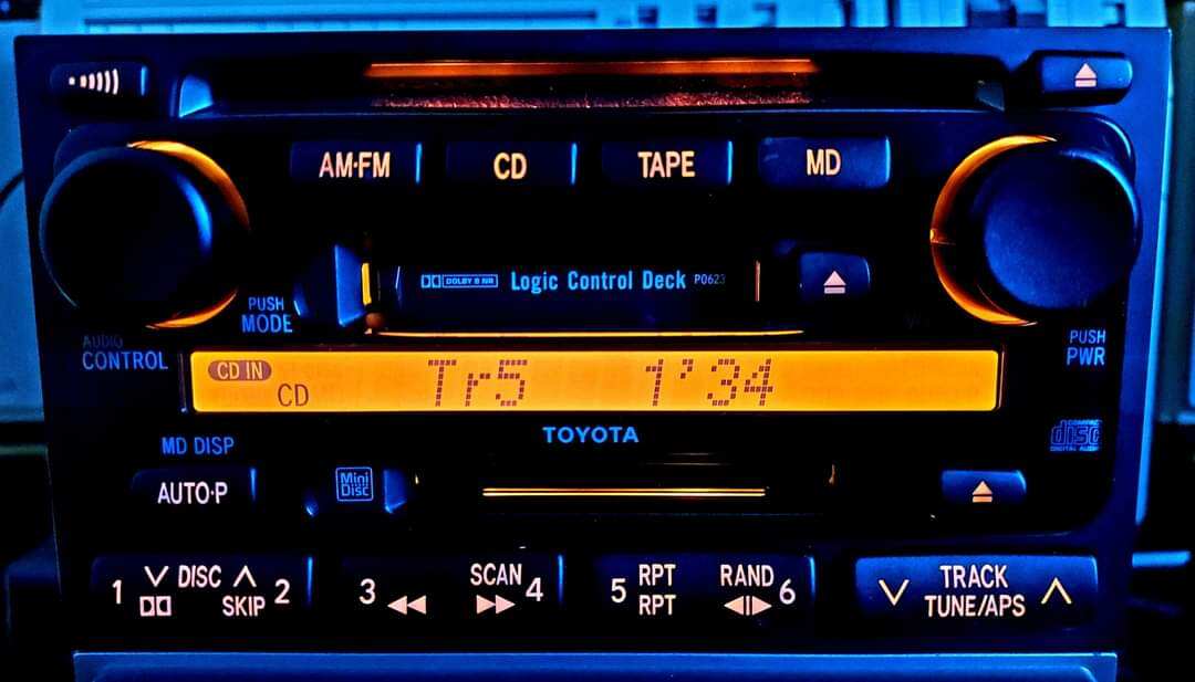 Đầu phát nhạc pioneer cd/md/tape/aux/radio loại 2 din giành lắp chung cho các loại xe