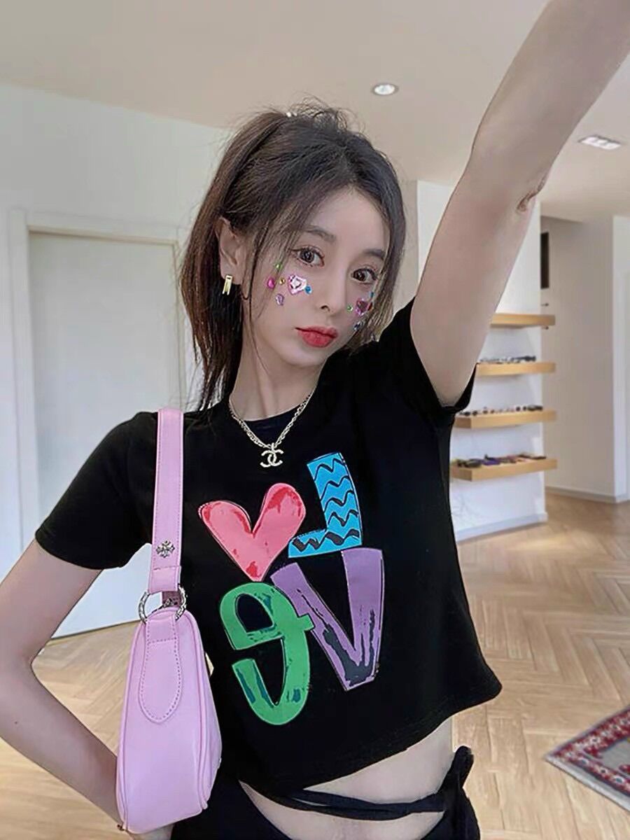 Áo croptop love bg