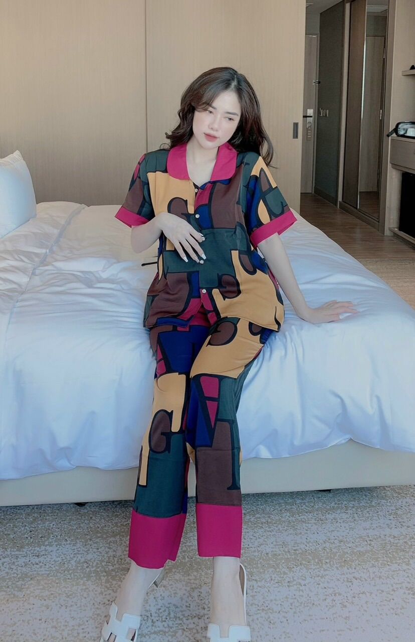 Lô đồ bộ của chị kim hằng