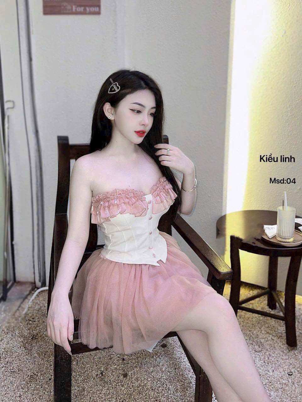 SÉT ÁO CÚP KÈM CHÂN VÁY PHỐI LƯỚI