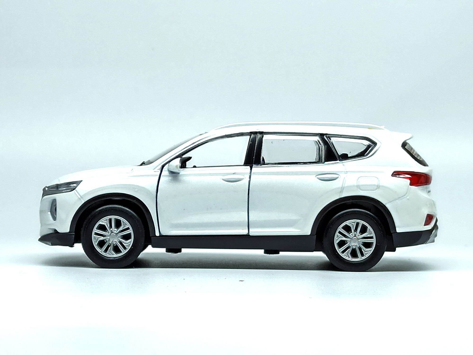 Mô hình xe Hyundai Santa Fe 2019