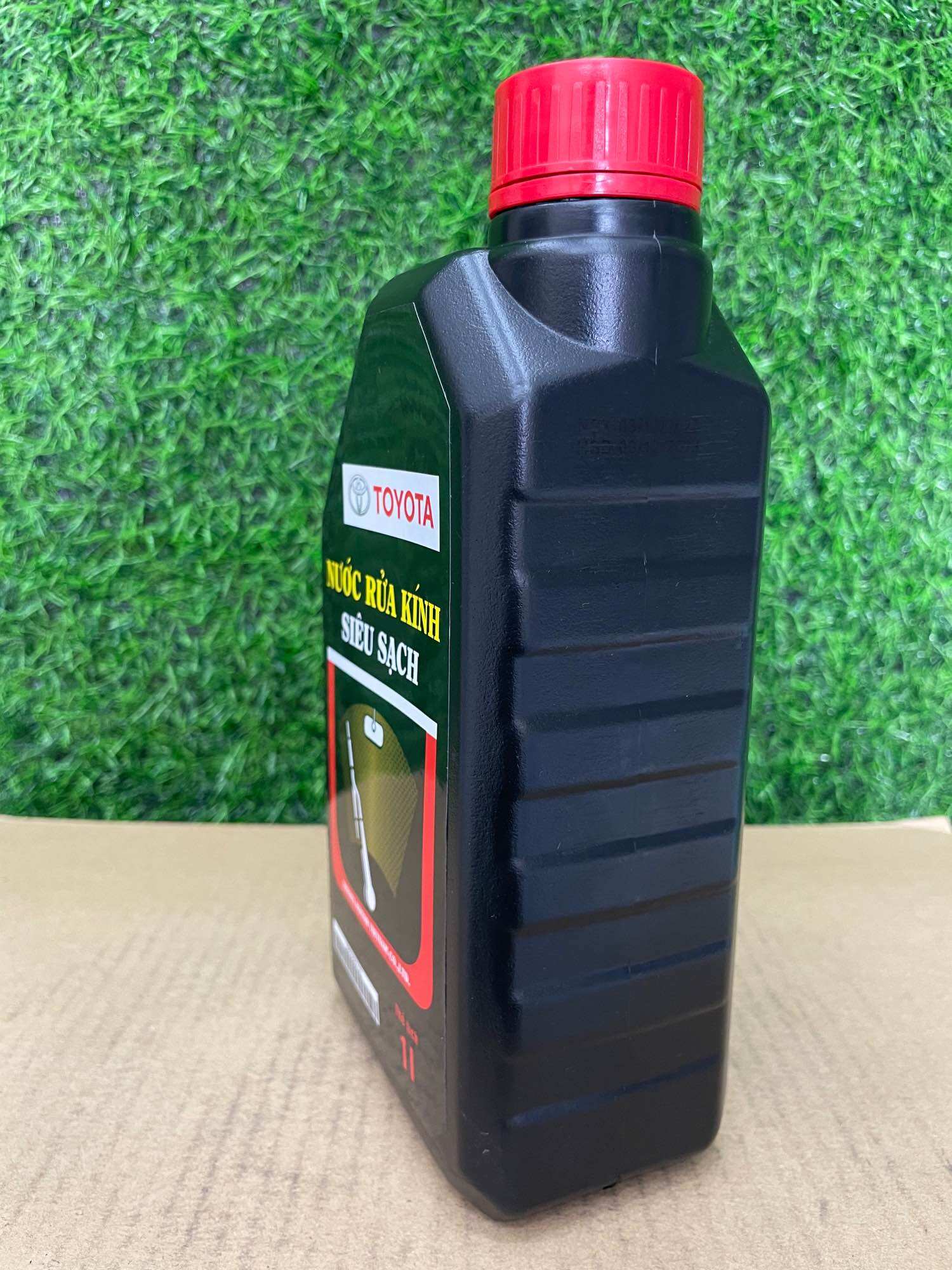[ Hàng Chính Hãng TOYOTA ] Nước Rửa Kính Toyota Siêu Sạch (1Lít)