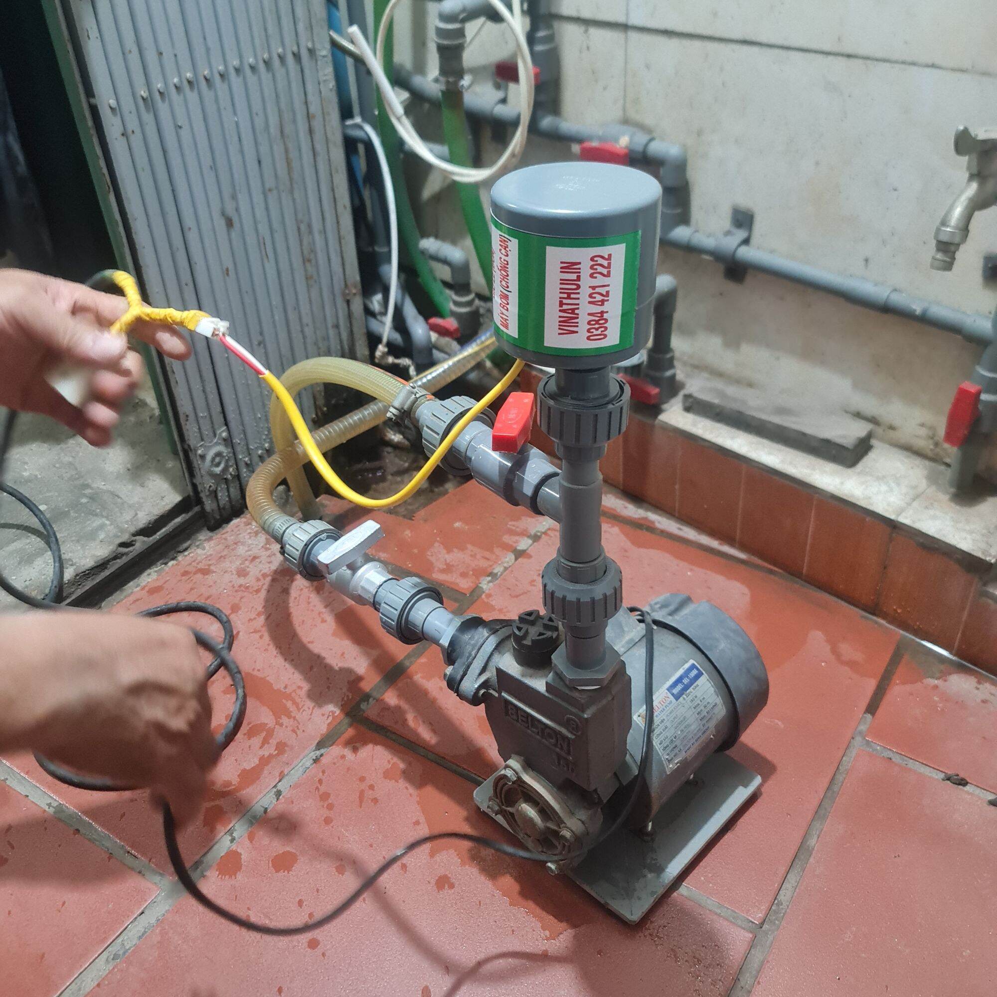 Rơ le bơm chống cạn VINATHULIN bảo vệ máy bơm nước