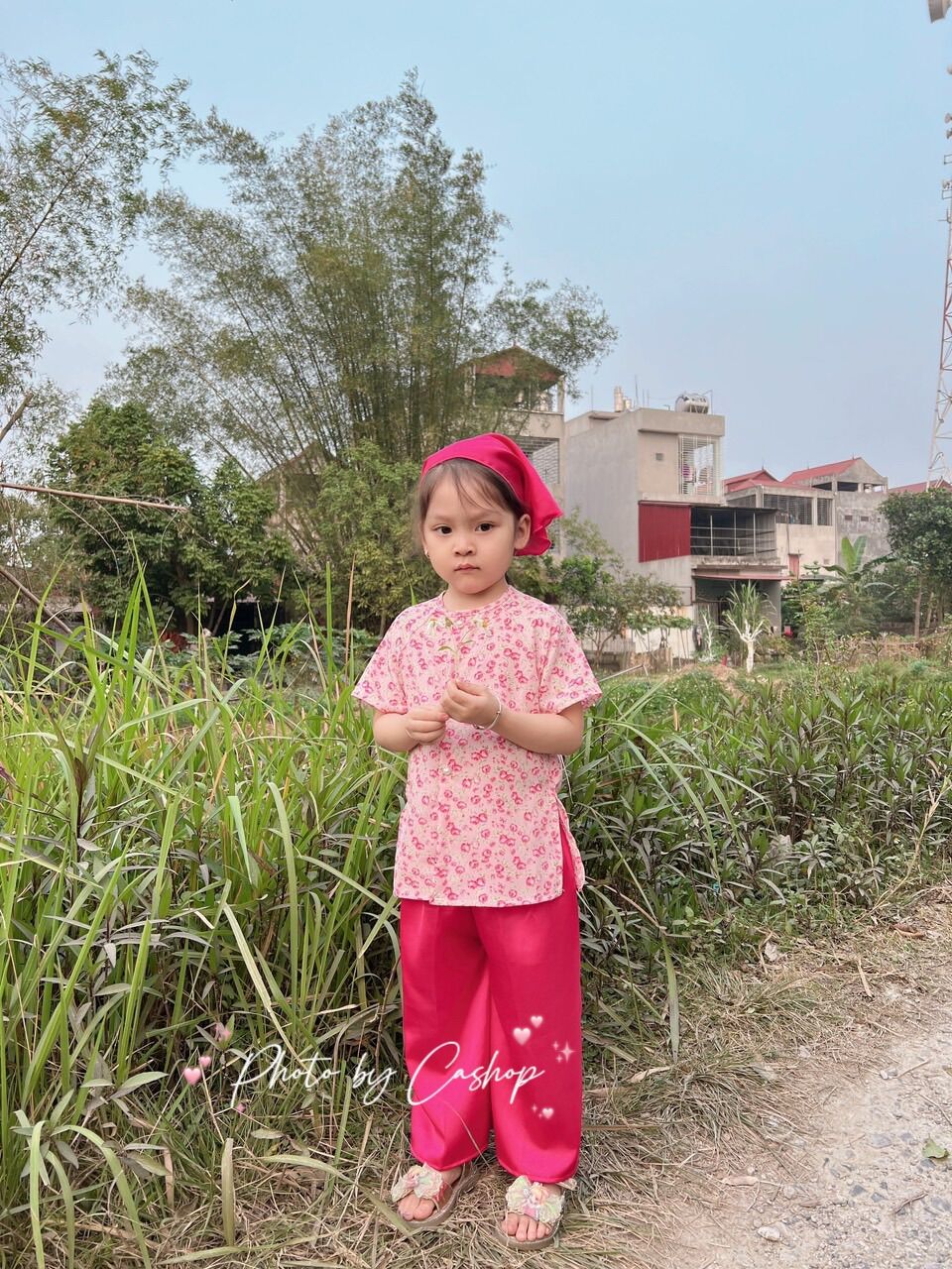 Set bà ba hoa lụa kèm khăn cho bé gái