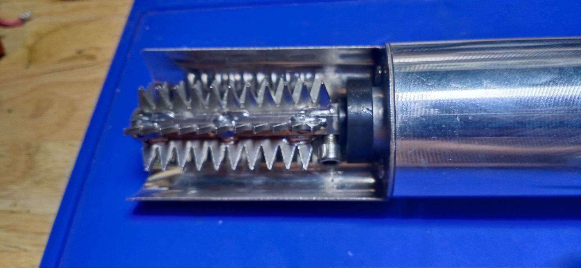 Máy đánh vảy cá dùng pin