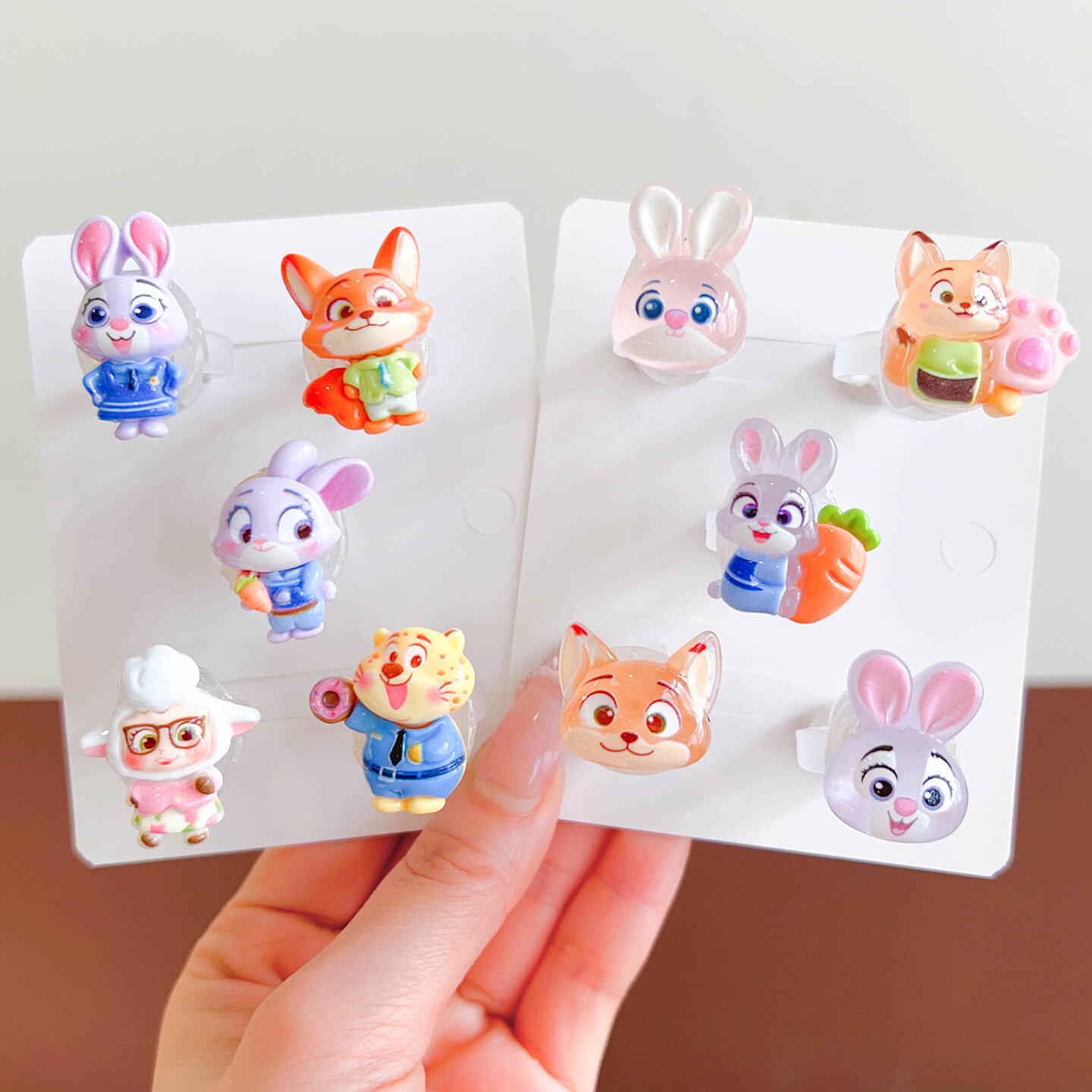 Bộ Nhẫn Dán Hình Cartoon Cho Bé Gái