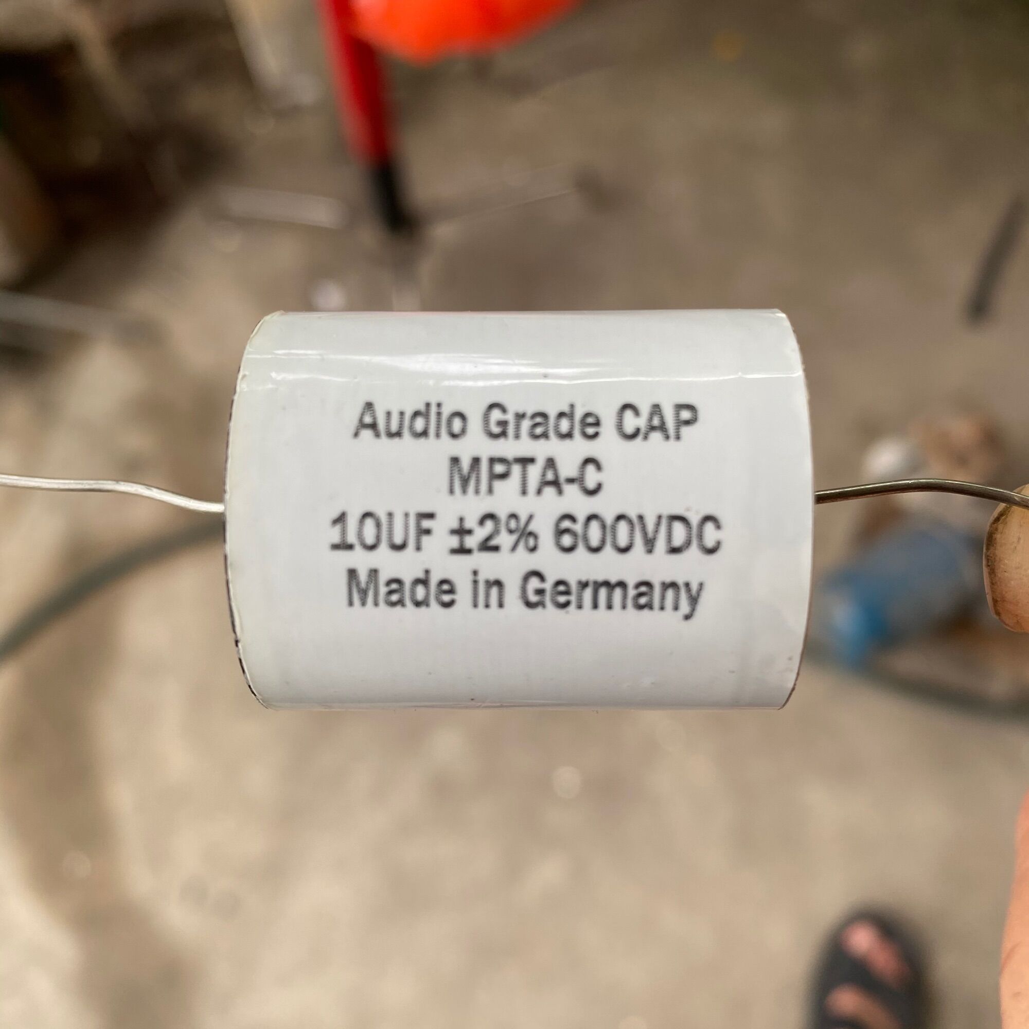 Tụ Audio Grade 10uf/ 600VDC   | Chất lượng âm thanh   | 10UF ±2% 600VDC   | Sản xuất tại Đức   | Giá 1 chiếc   | Chân đồng màu bạc