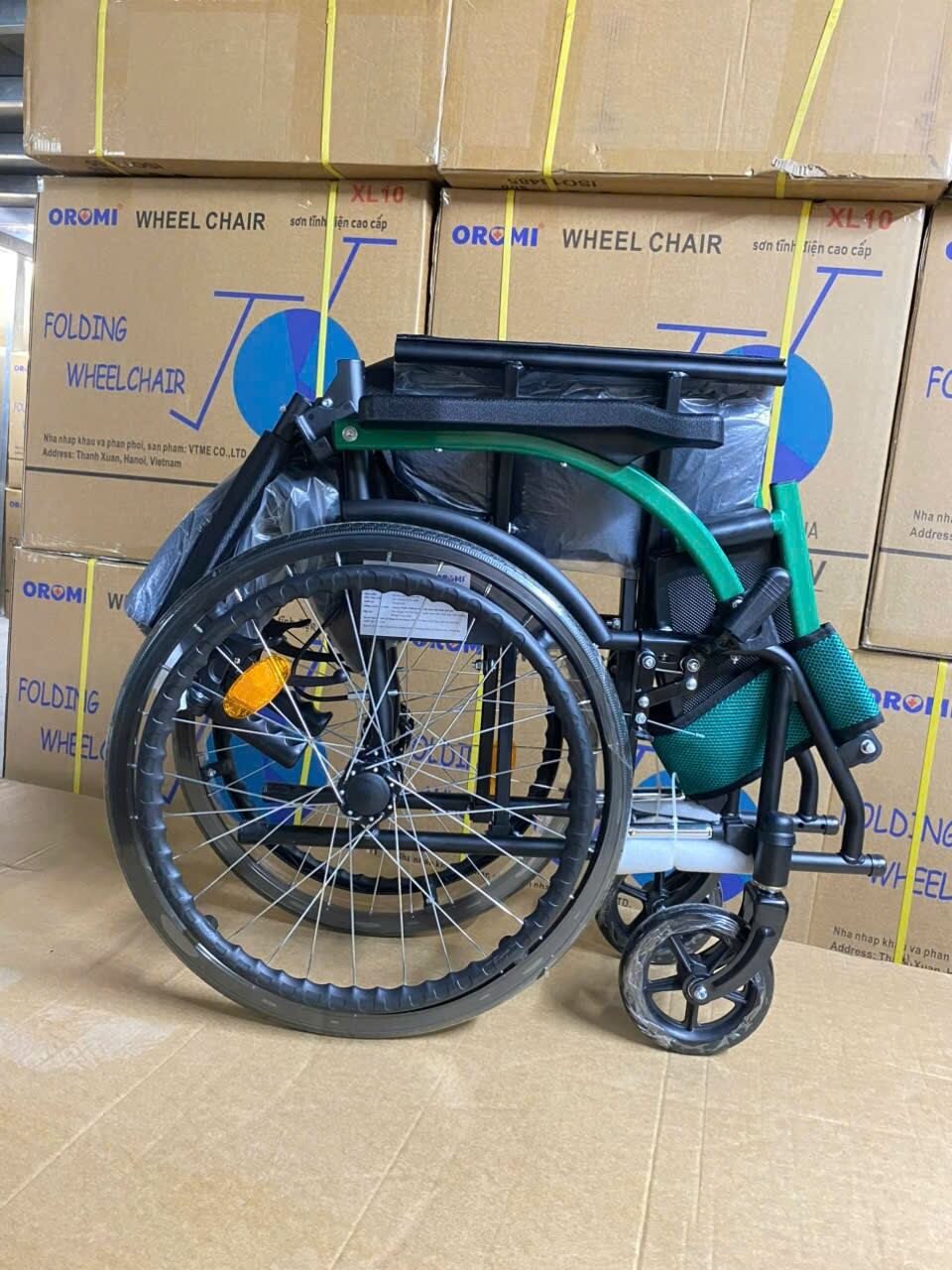 Xe lăn du lịch gấp gọn, khung nhôm