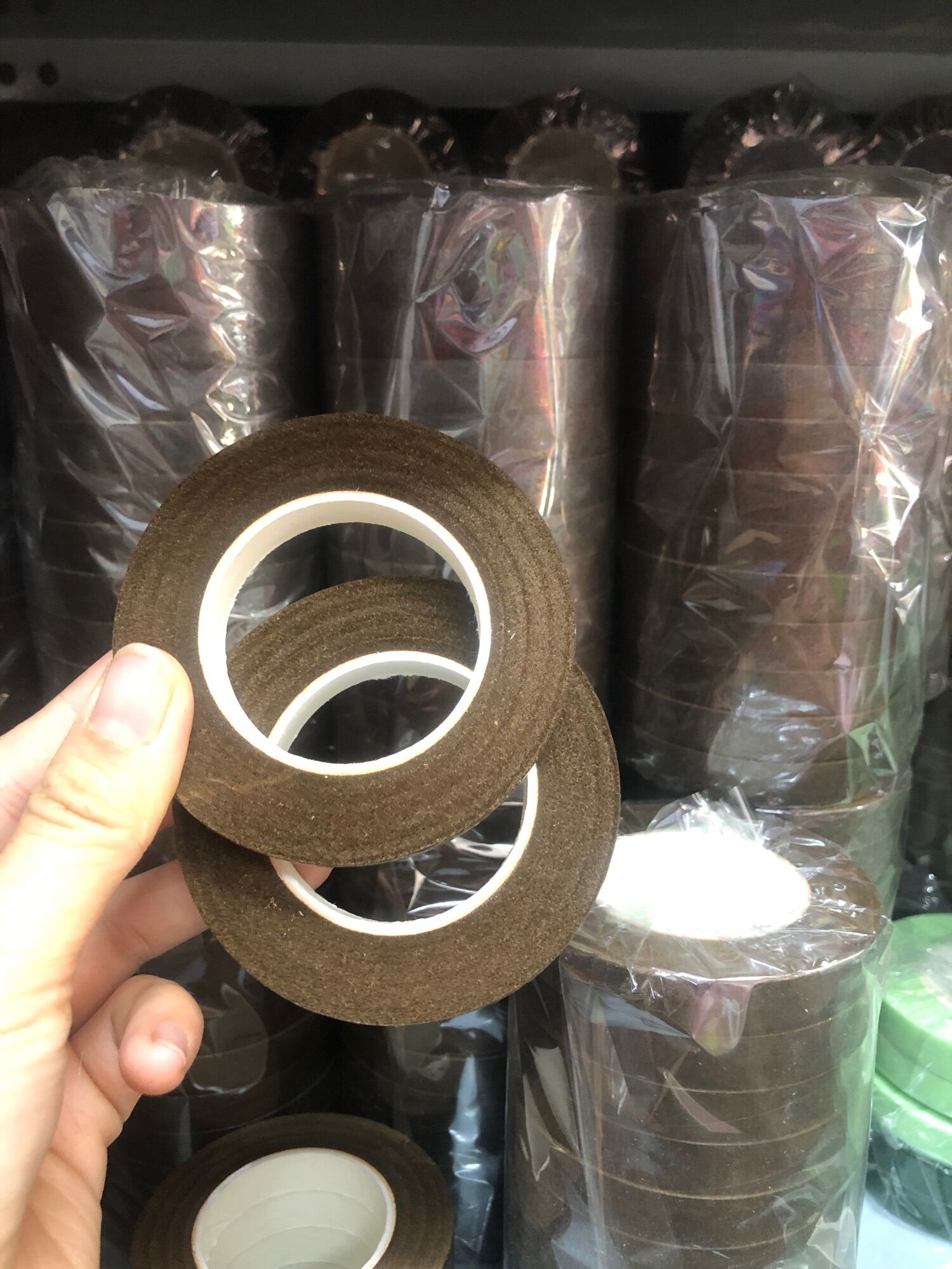Keo Sáp Nâu Quấn Cành