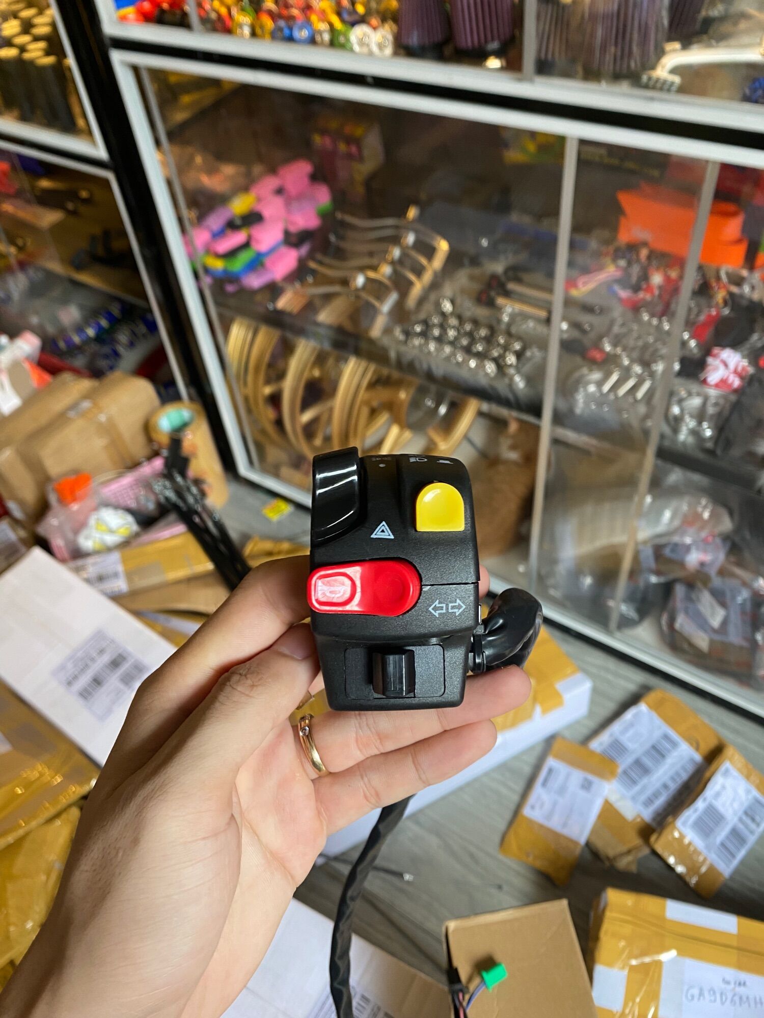 Cùm công tắc domino gắn mọi dòng xe