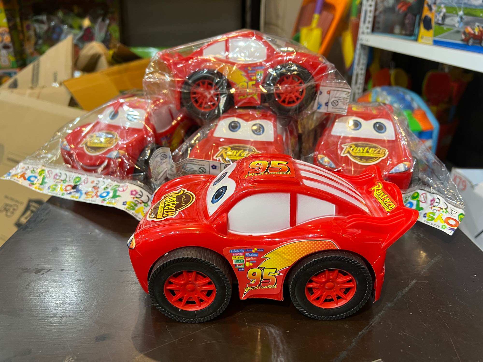 Xe MCqueen Macqueen đỏ NHỰA (ẢNH THẬT)