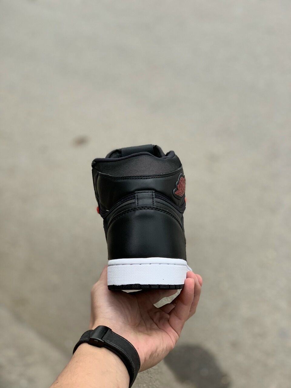 aj1 black satin