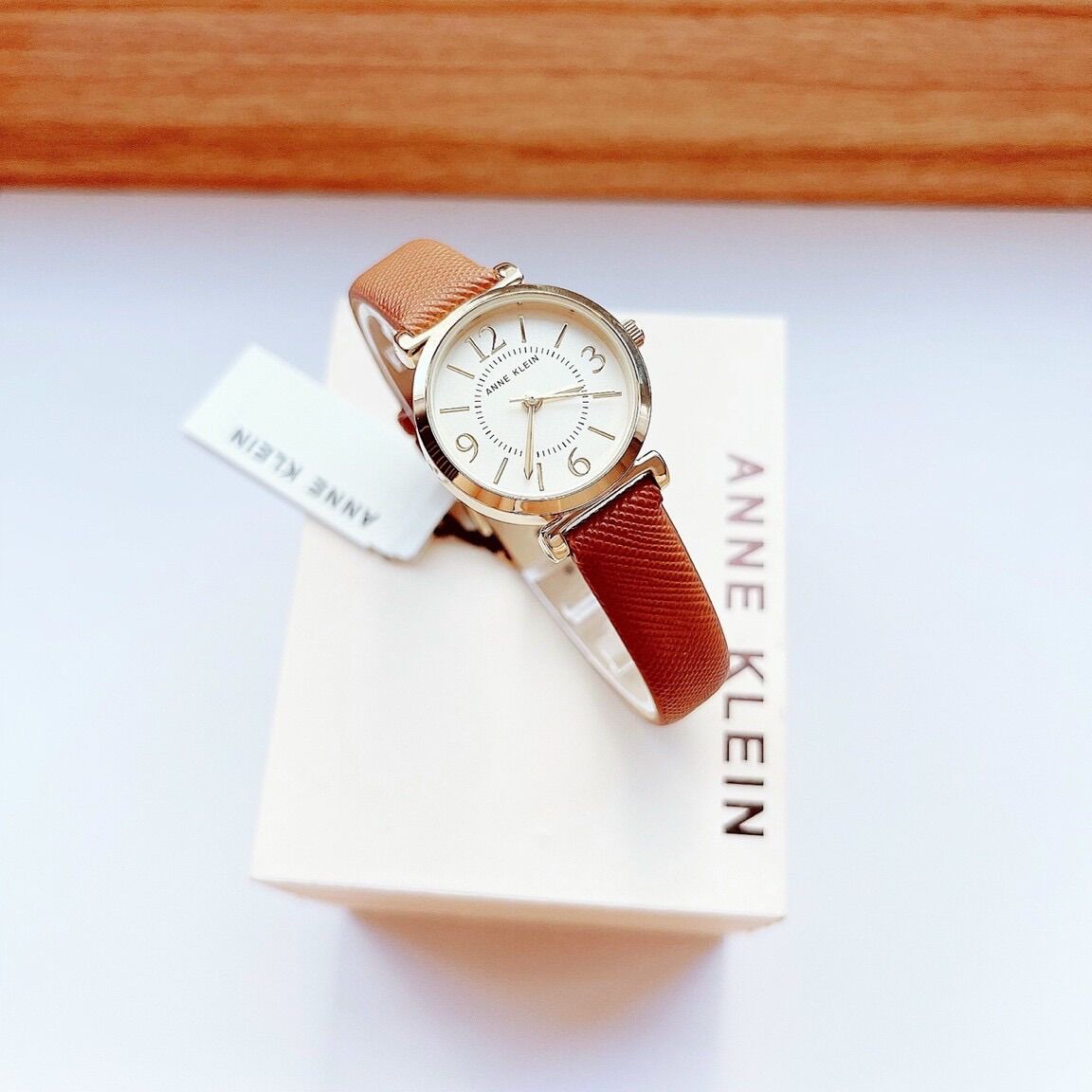 Đồng hồ nữ Anne Klein dây da, size 26mm