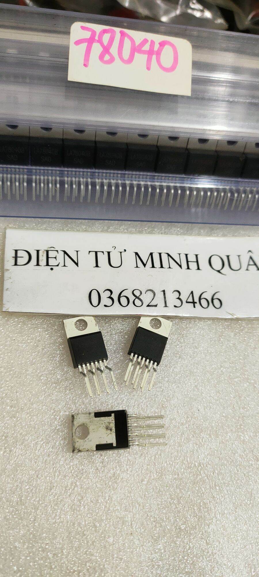 2 con la78040