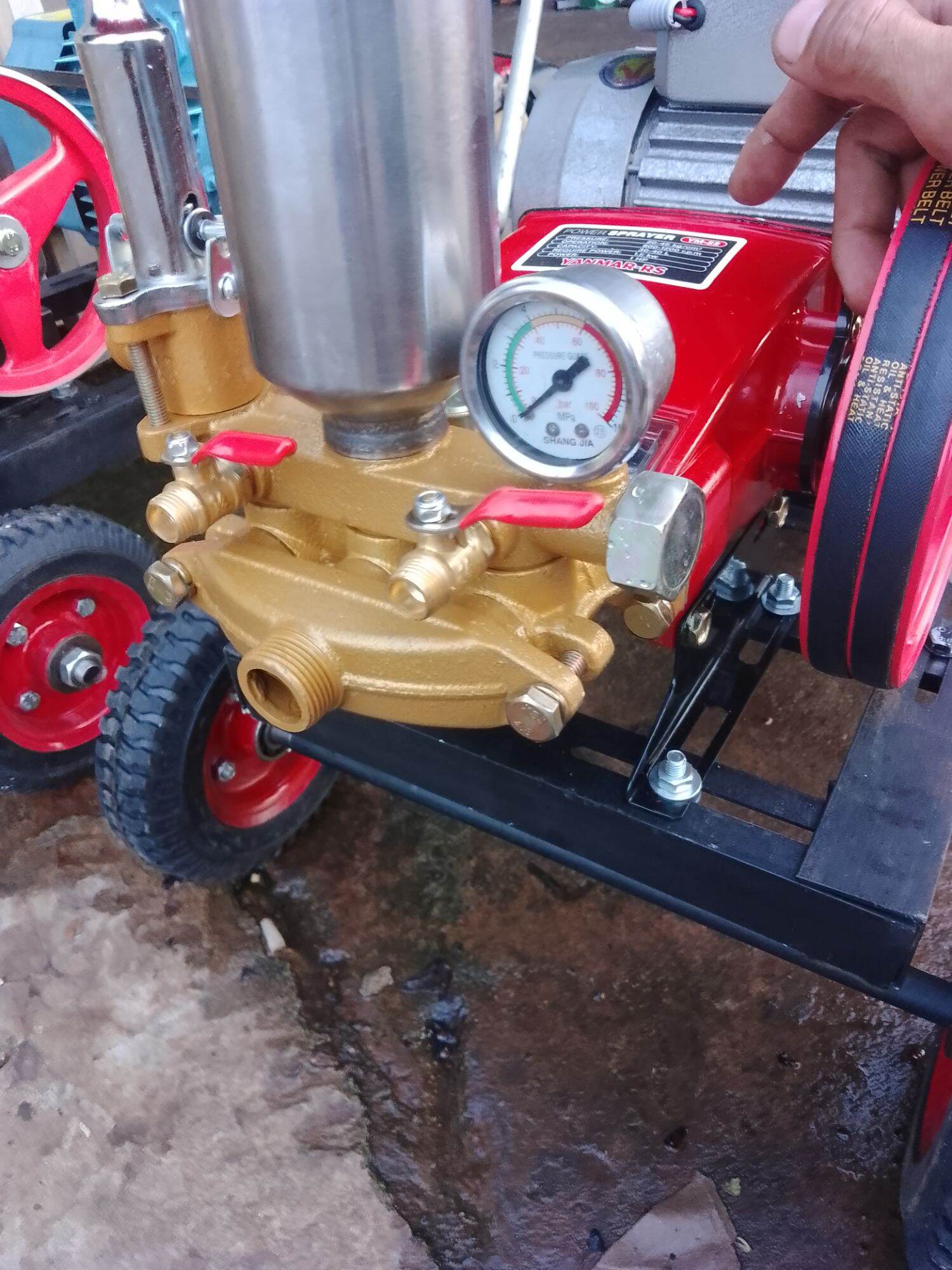 Máy rửa xe Yanmar 1hp