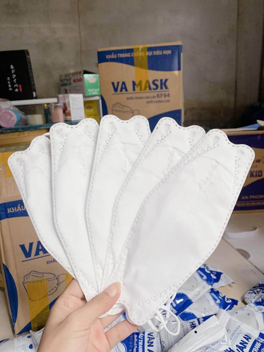 thùng 300 chiếc khẩu trang 4D KF94