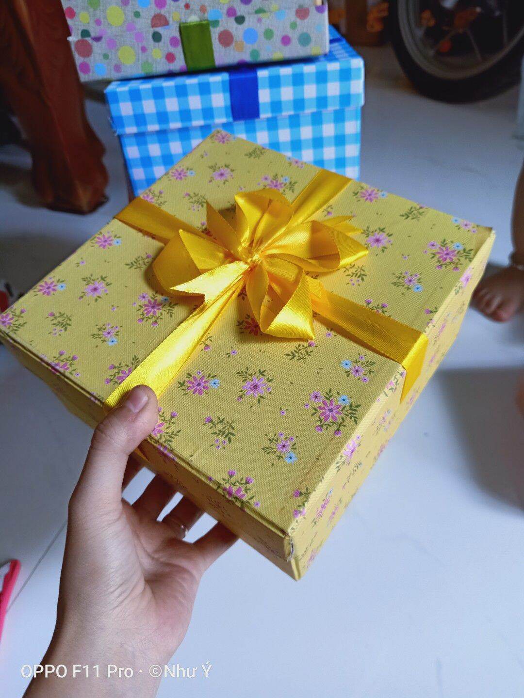 Hộp quà vuông size 18cm X Cao 9cm