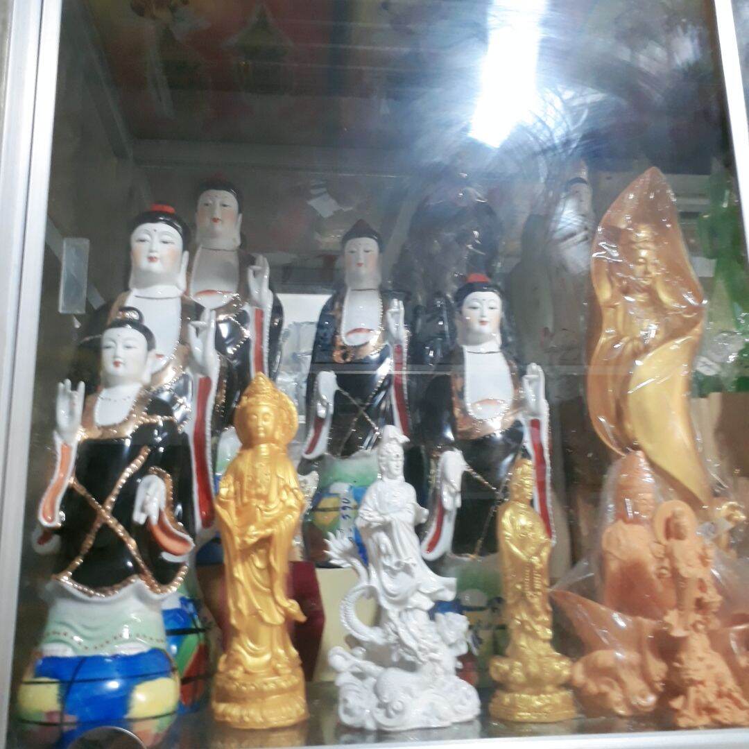Tượng mẹ  địa  mẫu  sứ