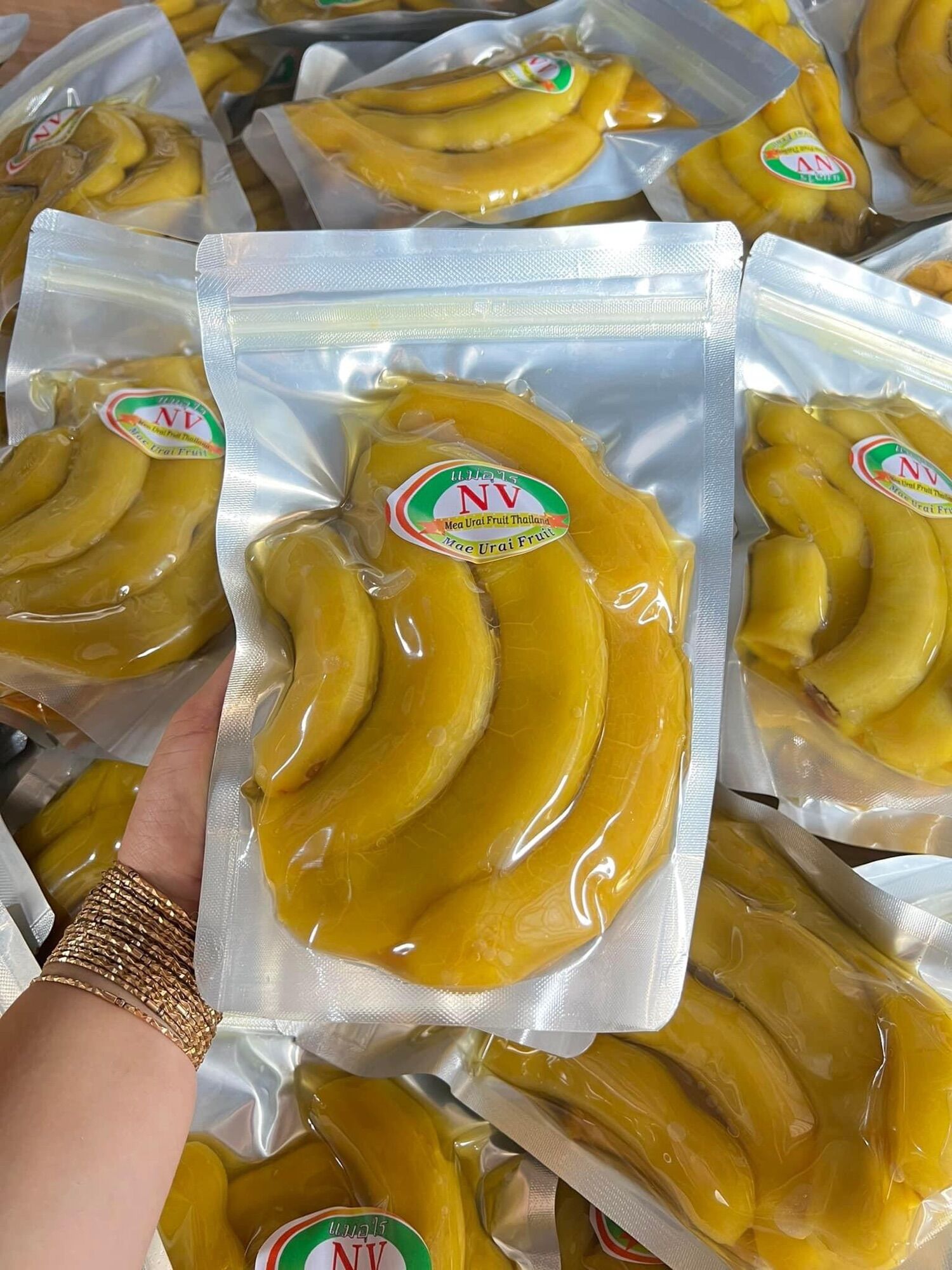 Me thái lan ngâm chua ngọt kèm muối chấm 700gr
