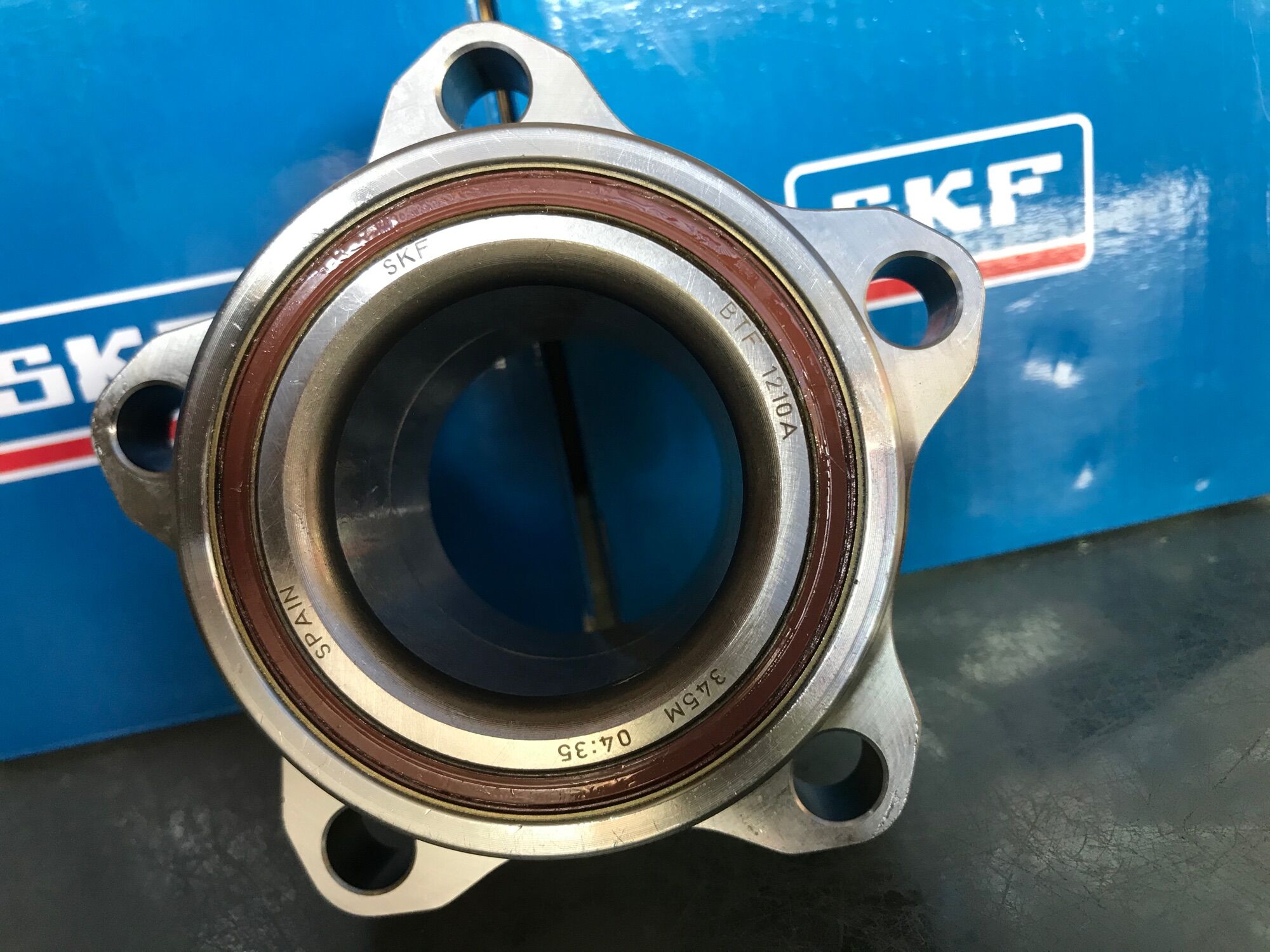 Bạc Đạn Bánh Trước Ford Transit 2014-2020 SKF