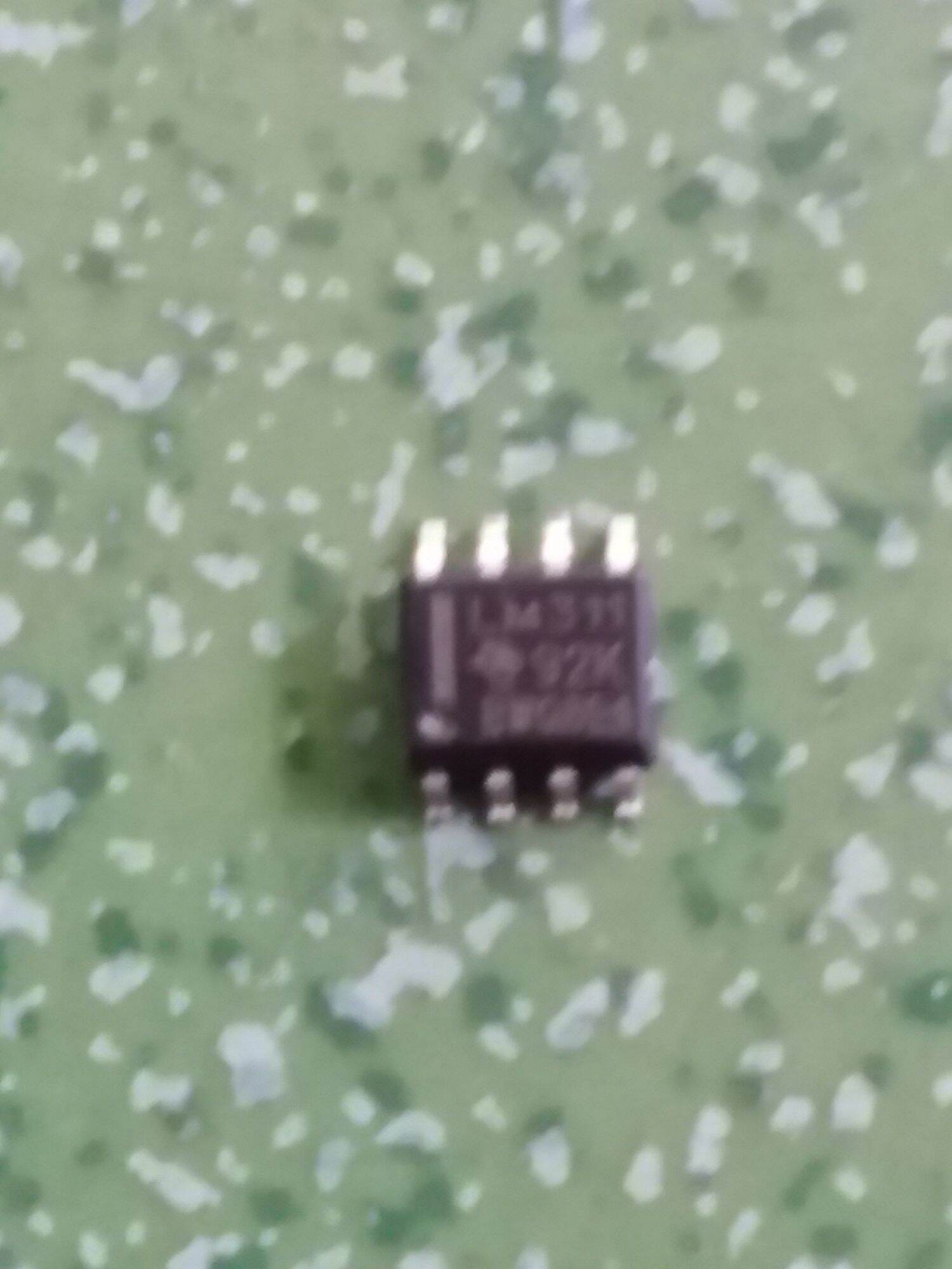 1 CHIẾC IC DÁN LM311