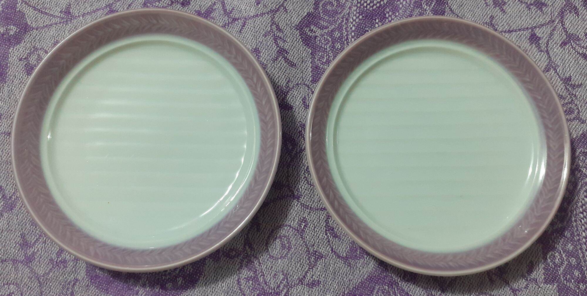 Đĩa gốm sứ viền tím, sọc nổi 11cm