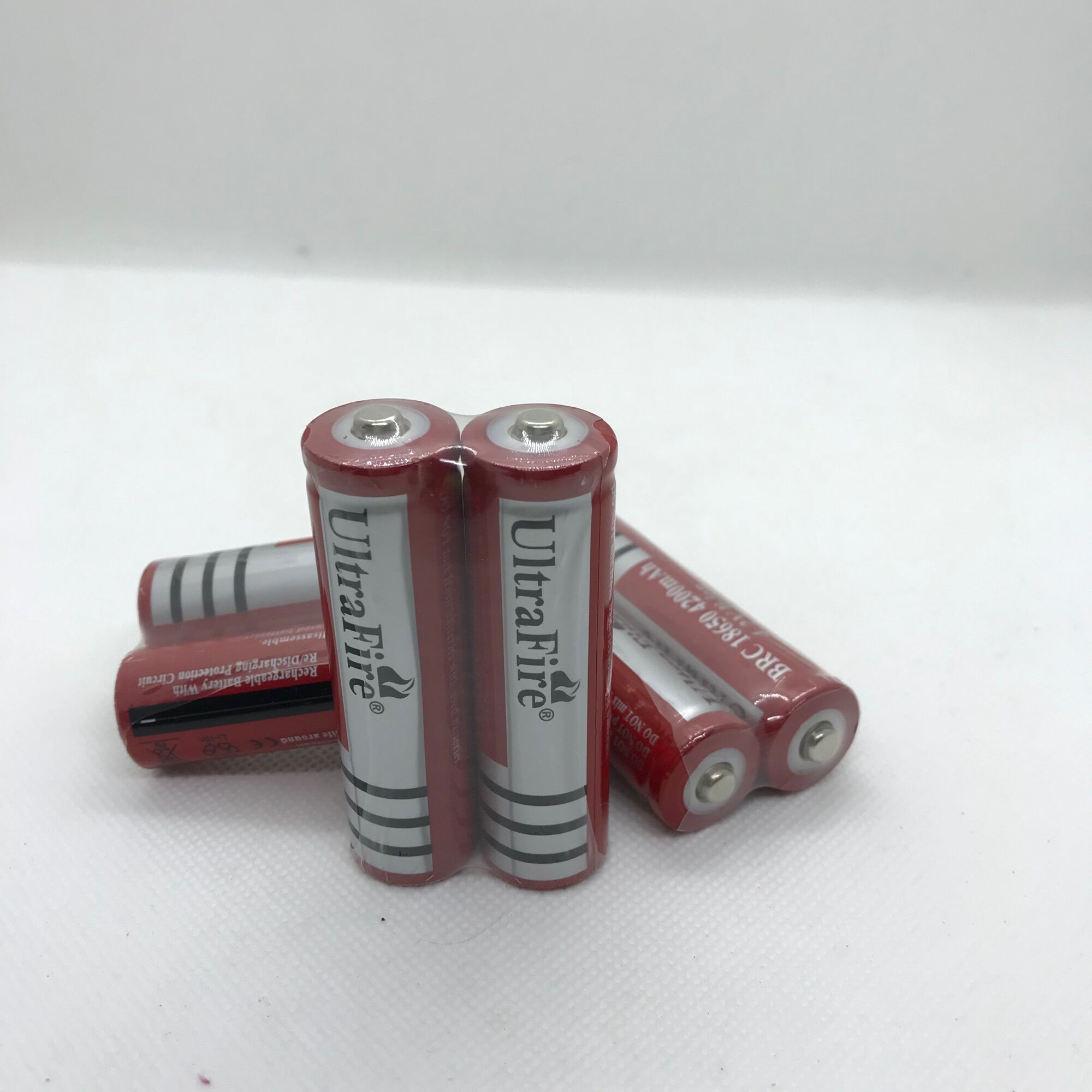 1 viên pin sạc 4.2v brc 18650 4200mah ultrafire chất liệu lithium-ion dùng cho đèn pin, quạt sạc, quạt mini, radio..