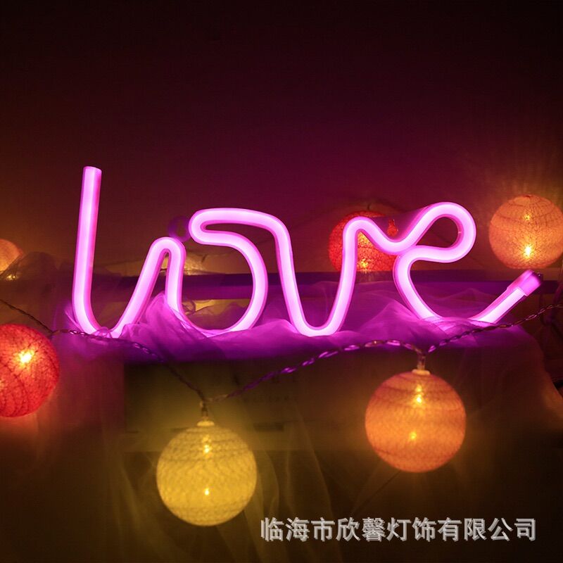Chữ Love đèn led Leon trang trí