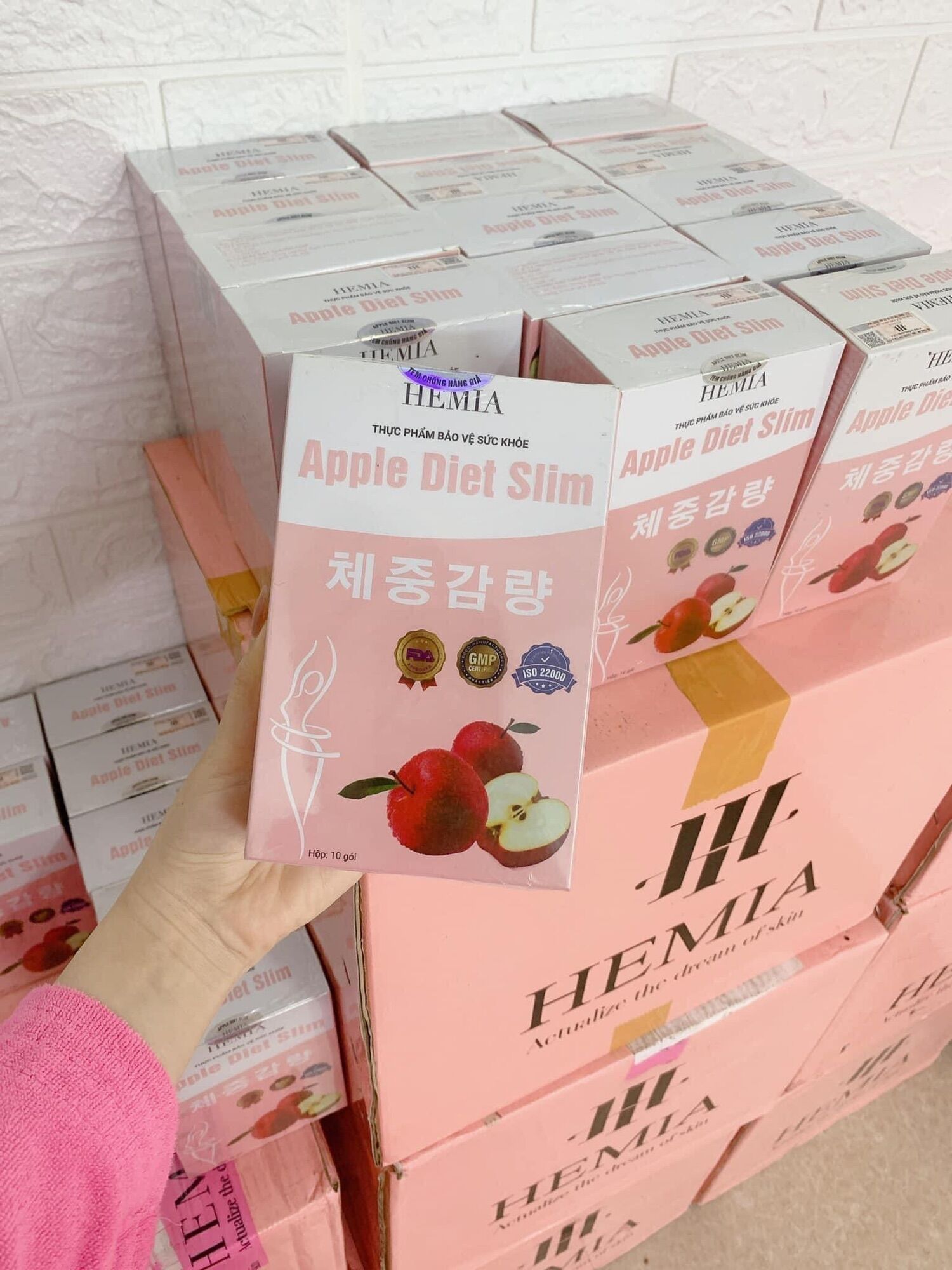 Thạch táo hemia giảm cân tặng cốm
