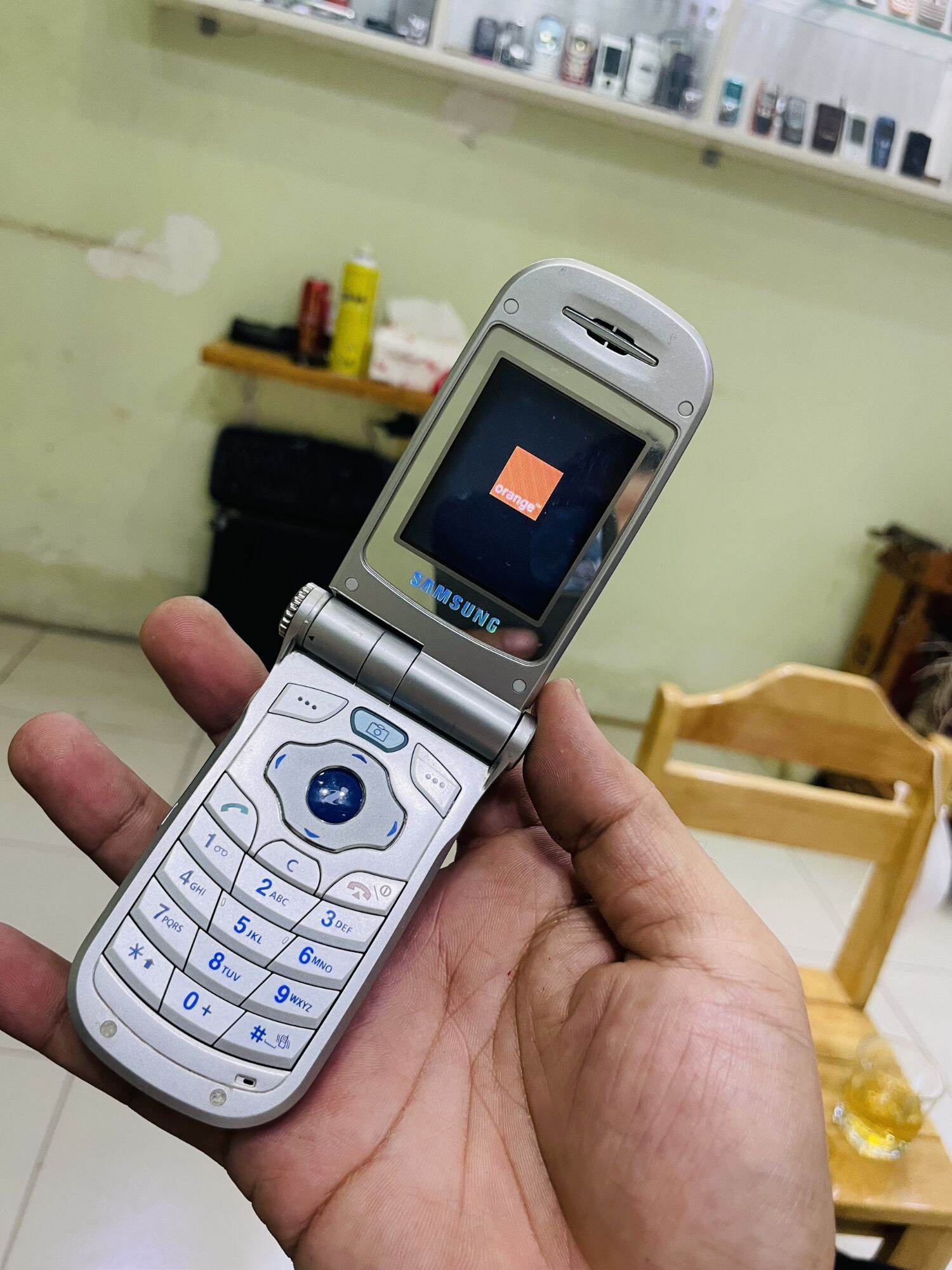 Điện thoại sam sung V200 chính hãng