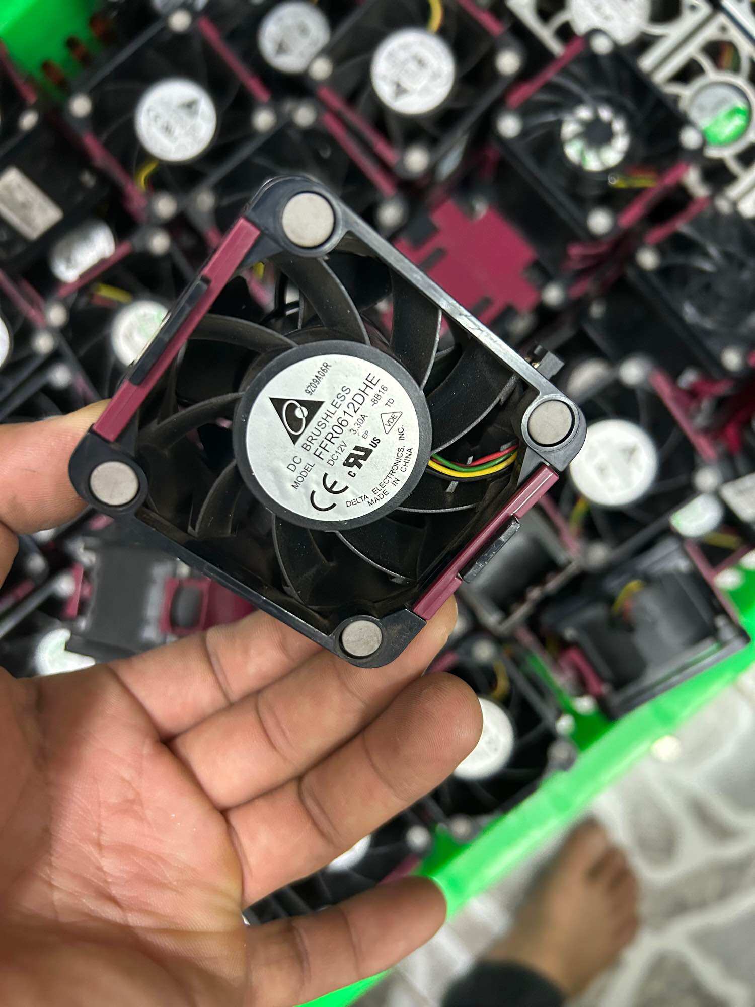 Quạt máy chủ HP Delta 12v 3.3A vuông 6cm siêu tốc