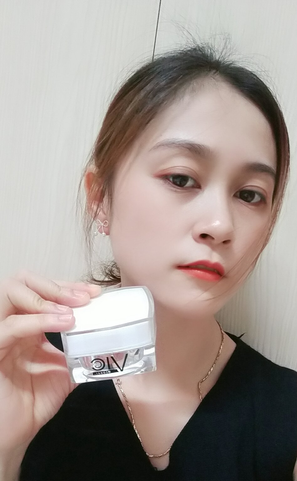 Kem face Vic dưỡng trắng da mờ thâm
