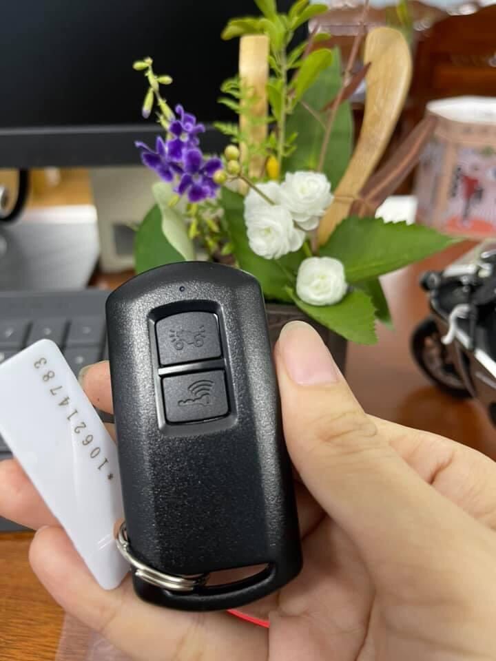 Vỏ chìa khoá SMARTKEY 2 nút xe HONDA ( 1 vỏ )