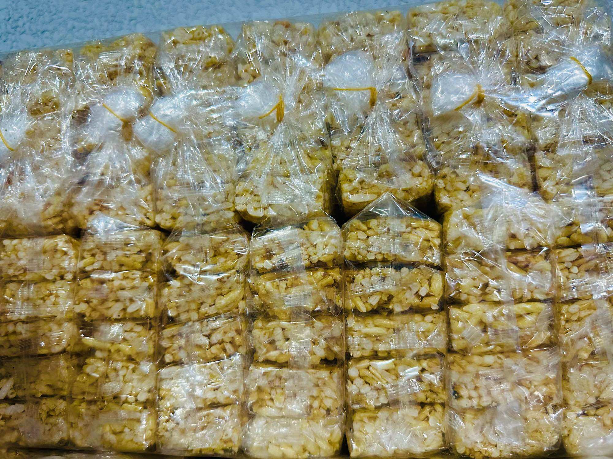 Cốm gạo miền Tây thơm ngon (Bịch 10 miếng)